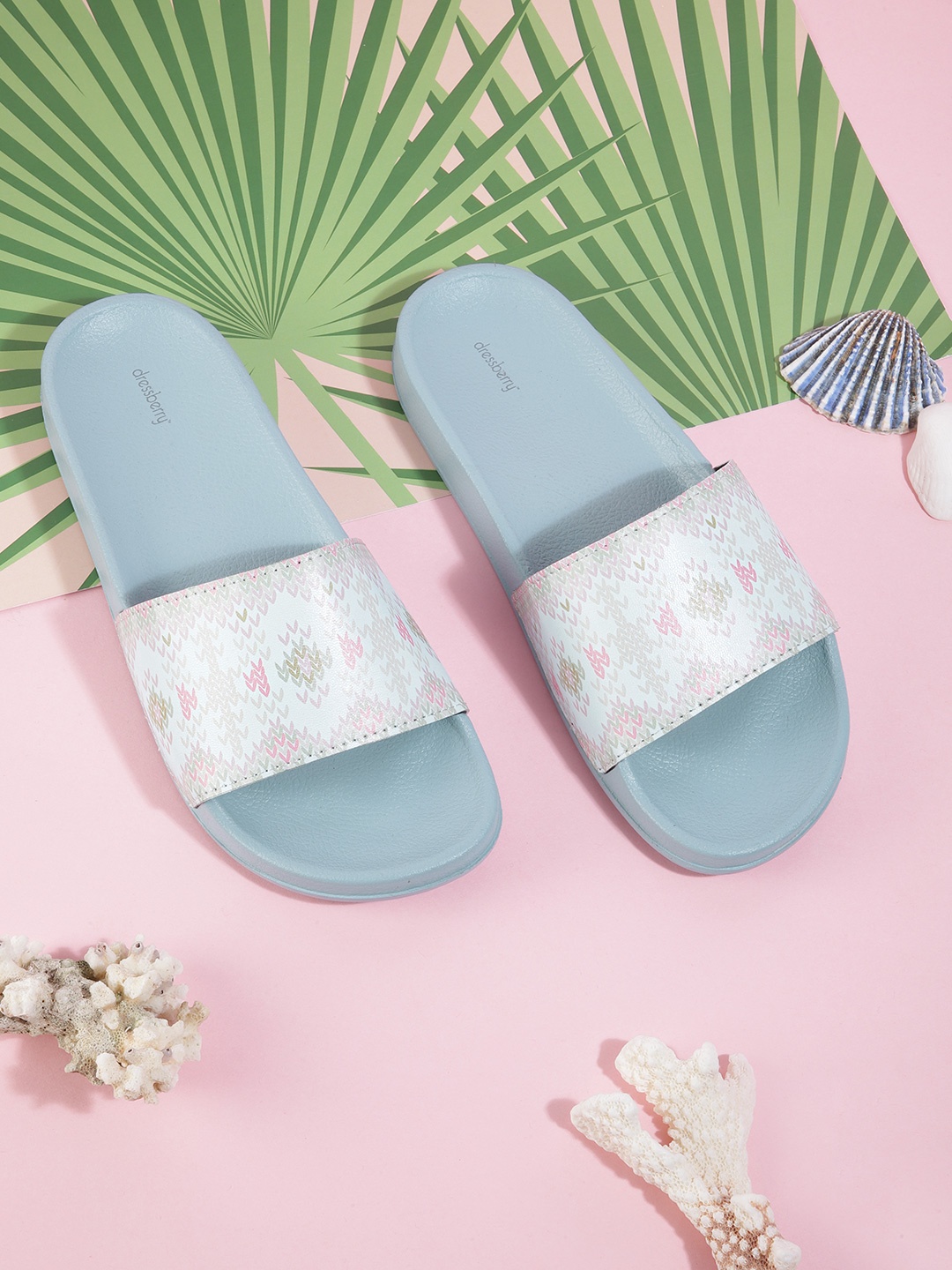 

DressBerry Women Blue & Pink Printed Sliders