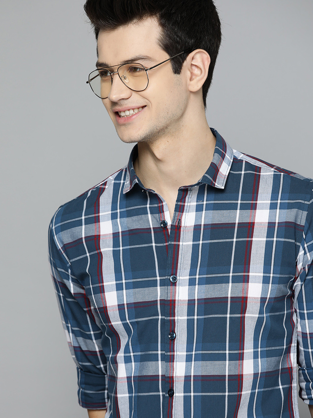 

Mast & Harbour Men Blue & White Tartan Checked Casual Shirt