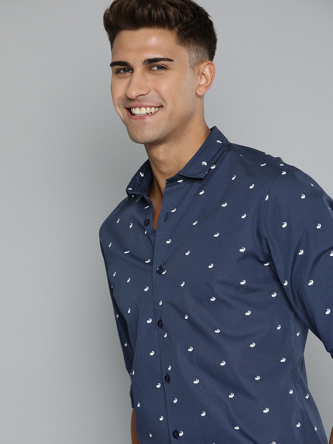 

Mast & Harbour Men Navy Blue Pure Cotton Printed Casual Shirt