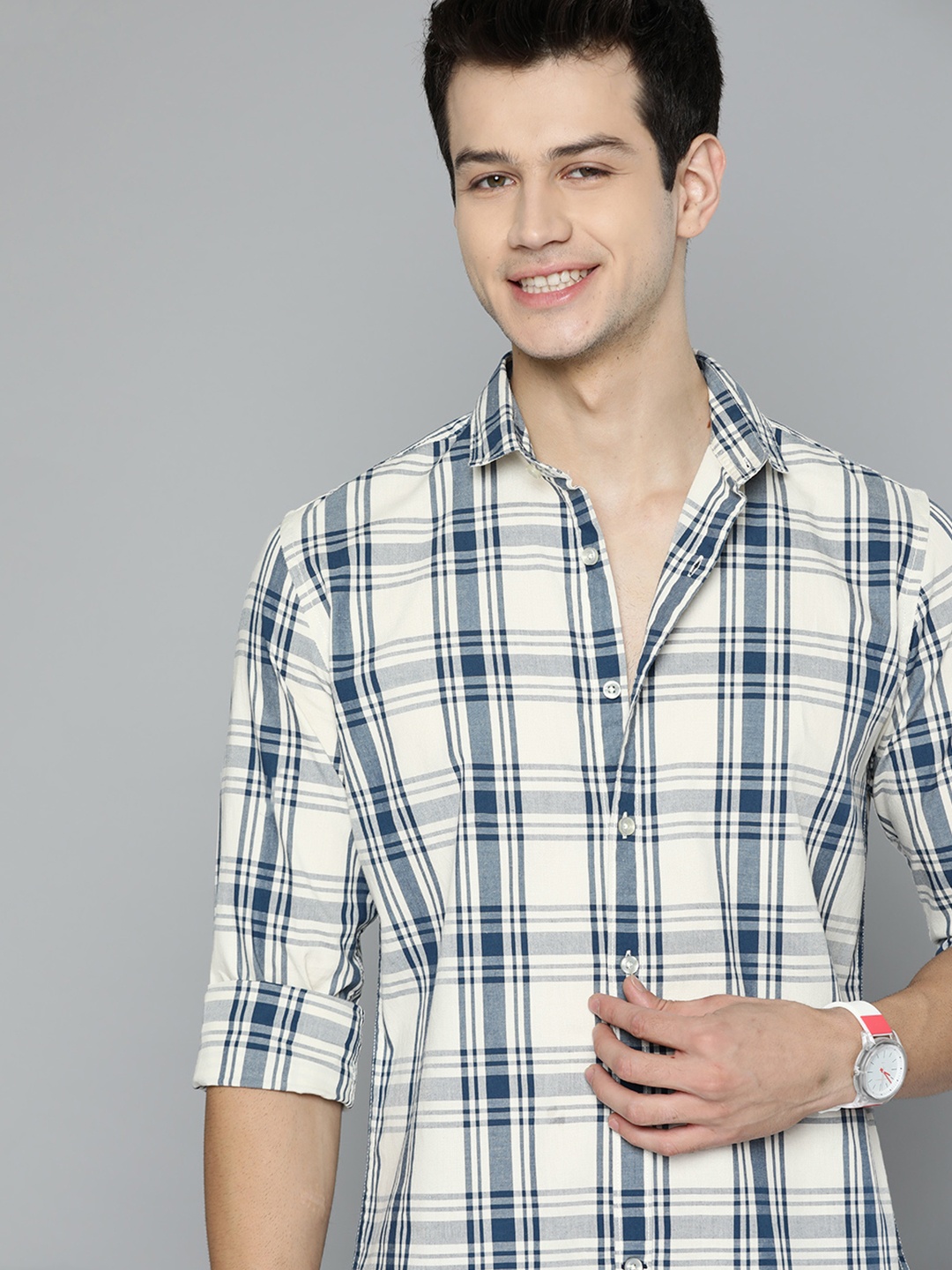 

Mast & Harbour Men Navy Blue & Off-White Pure Cotton Tartan Checked Casual Shirt