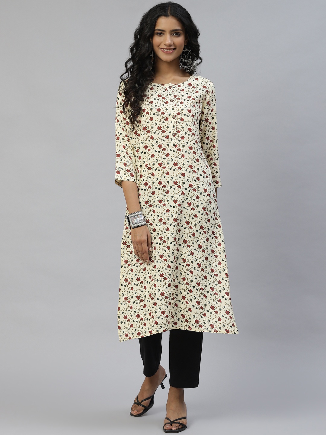 

DESI BEATS Women Off White Floral Printed Floral Kurta