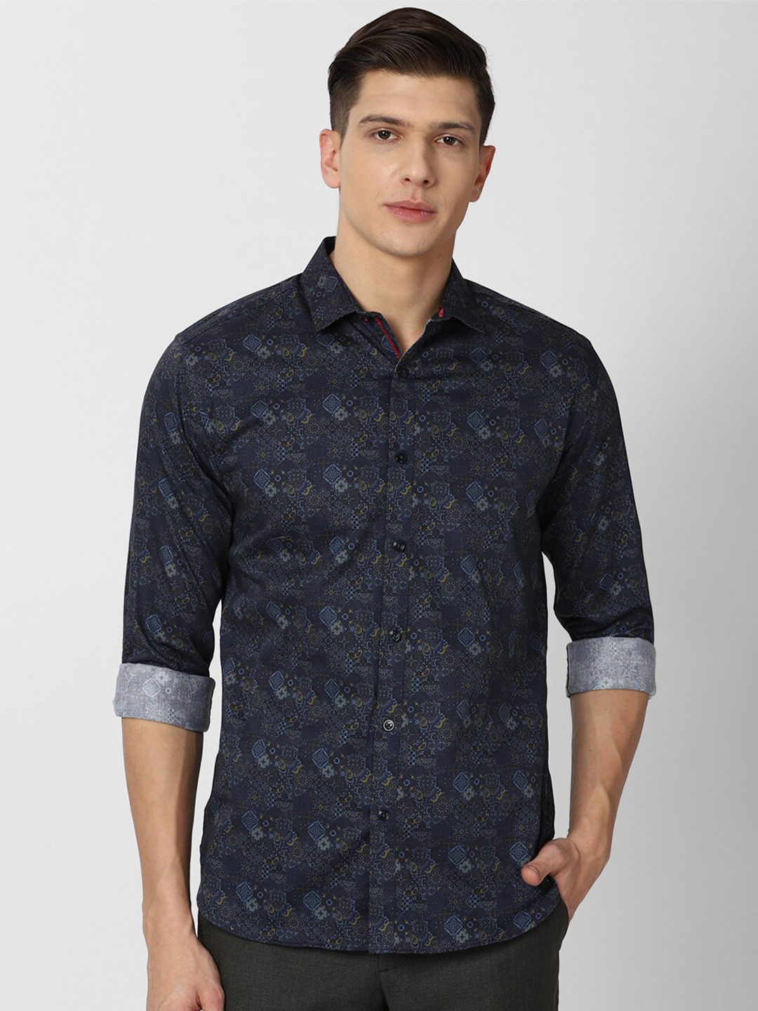 

V Dot Men Navy Blue Slim Fit Floral Printed Pure Cotton Casual Shirt