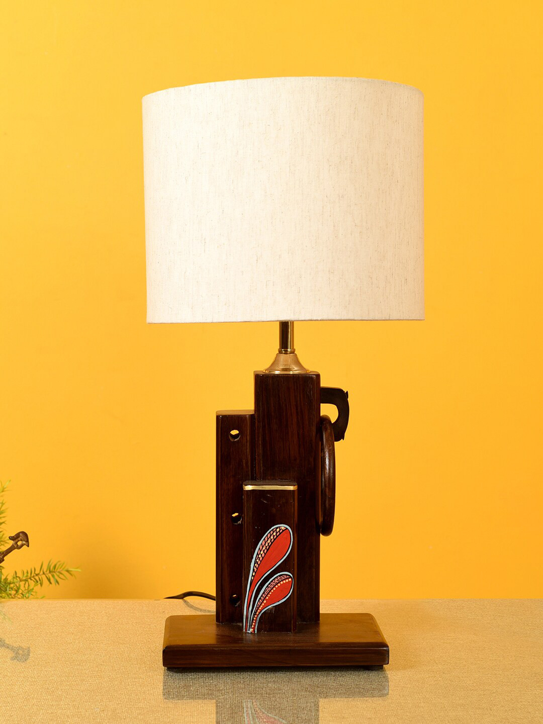 

AAKRITI ART CREATIONS Brown Printed Walnut Flowers Table Lamp