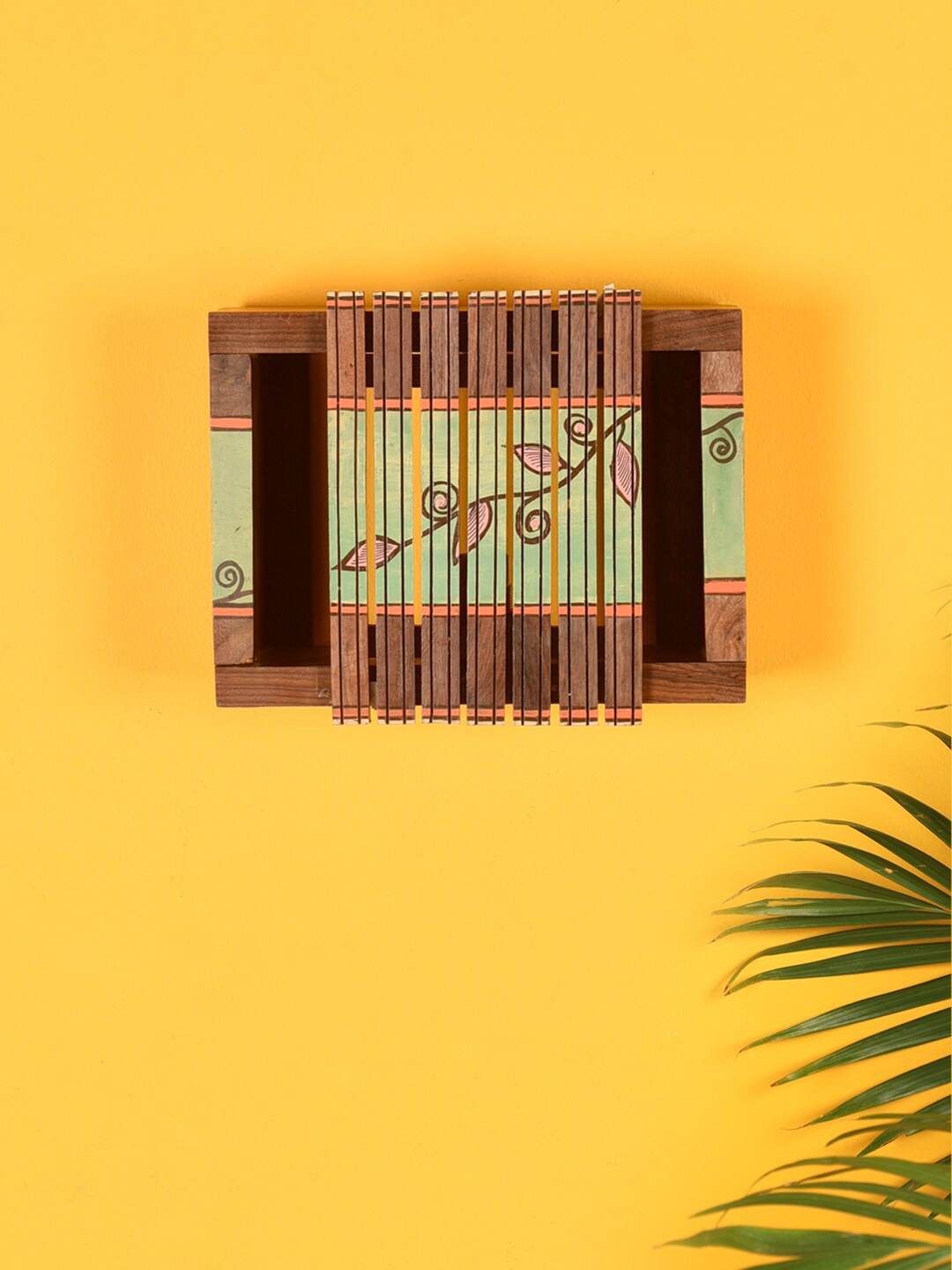

AAKRITI ART CREATIONS Brown & Green Wood Wall Lamp