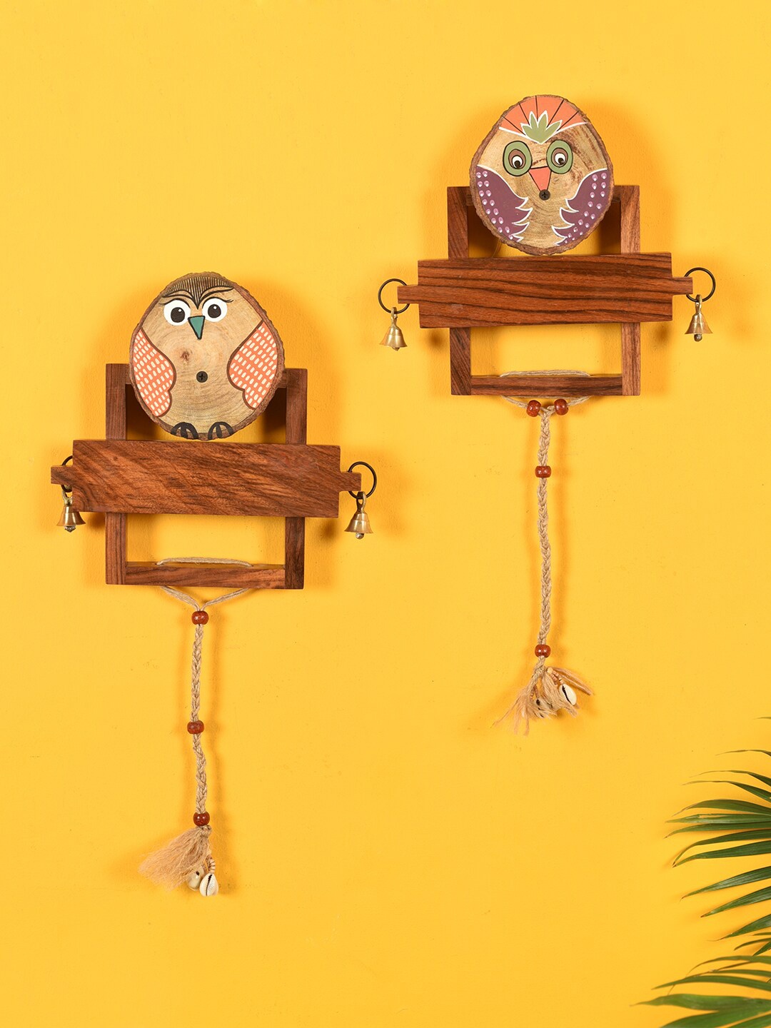 

AAKRITI ART CREATIONS Brown Handcrafted Name Board