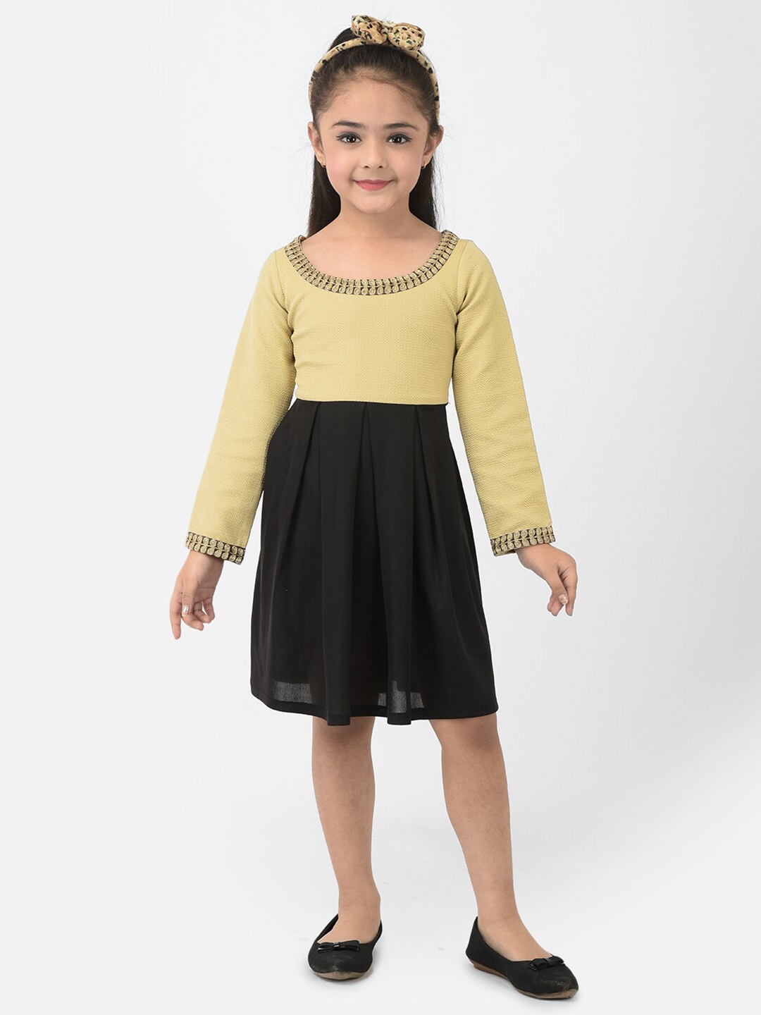 

Eavan Beige Colourblocked Georgette Fit & Flare Dress