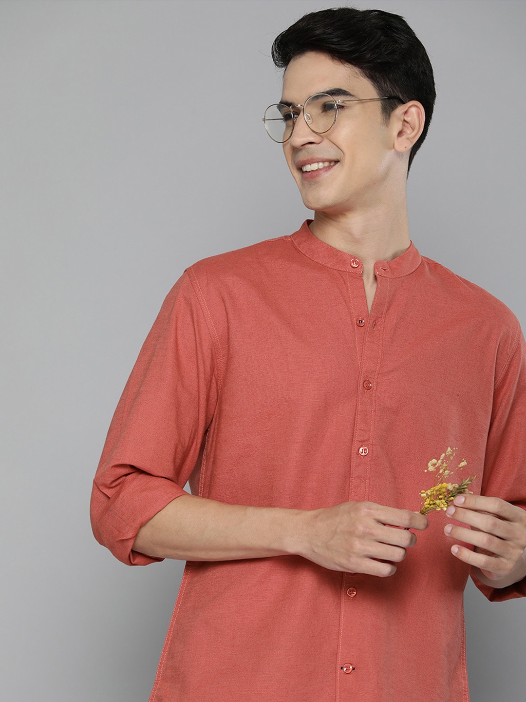 

Mast & Harbour Men Mineral Red Regular Fit Solid Opaque Cotton Linen Casual Shirt
