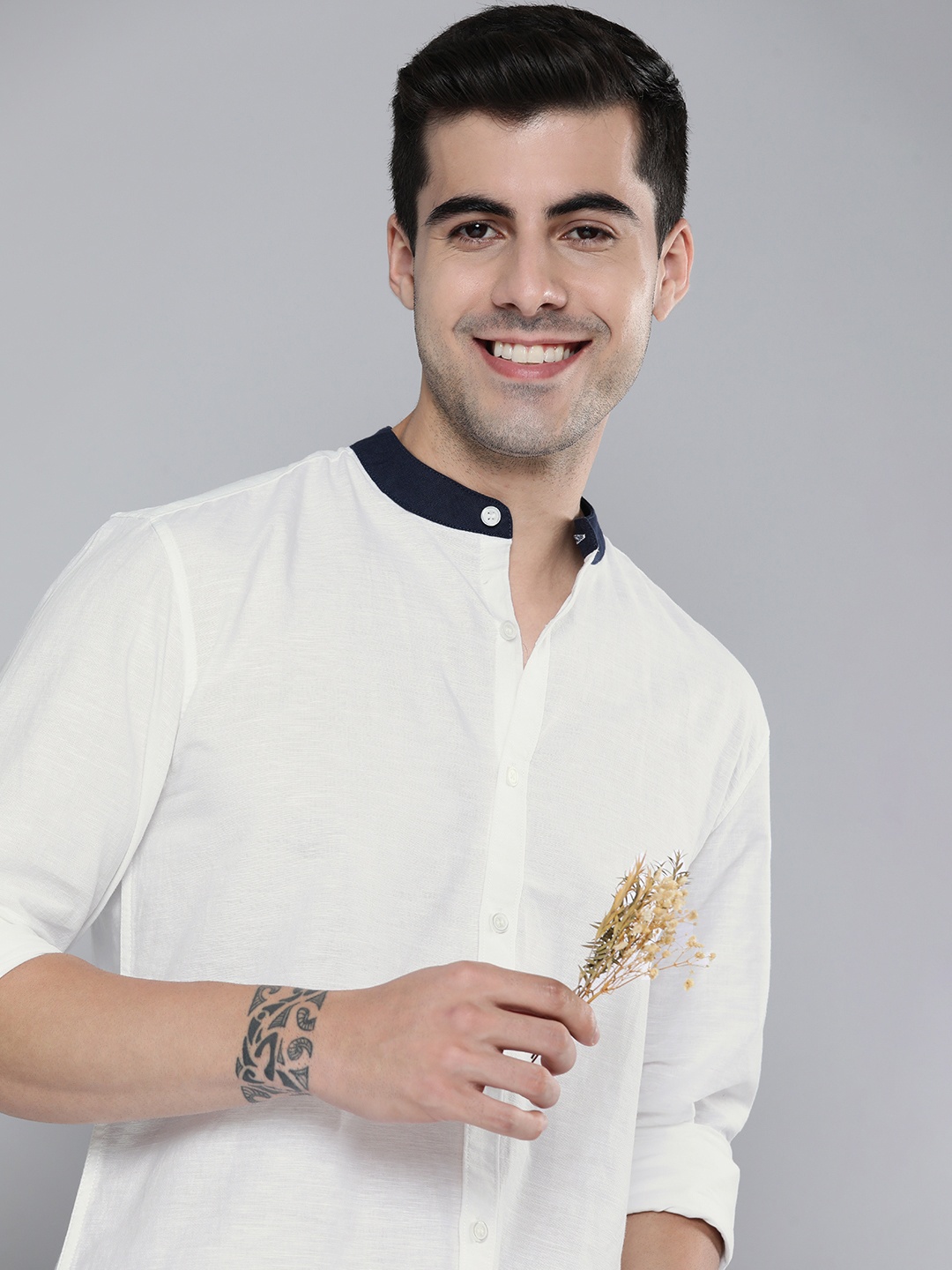 

Mast & Harbour Men White Slim Fit Contrast Collar Casual Cotton Linen Shirt