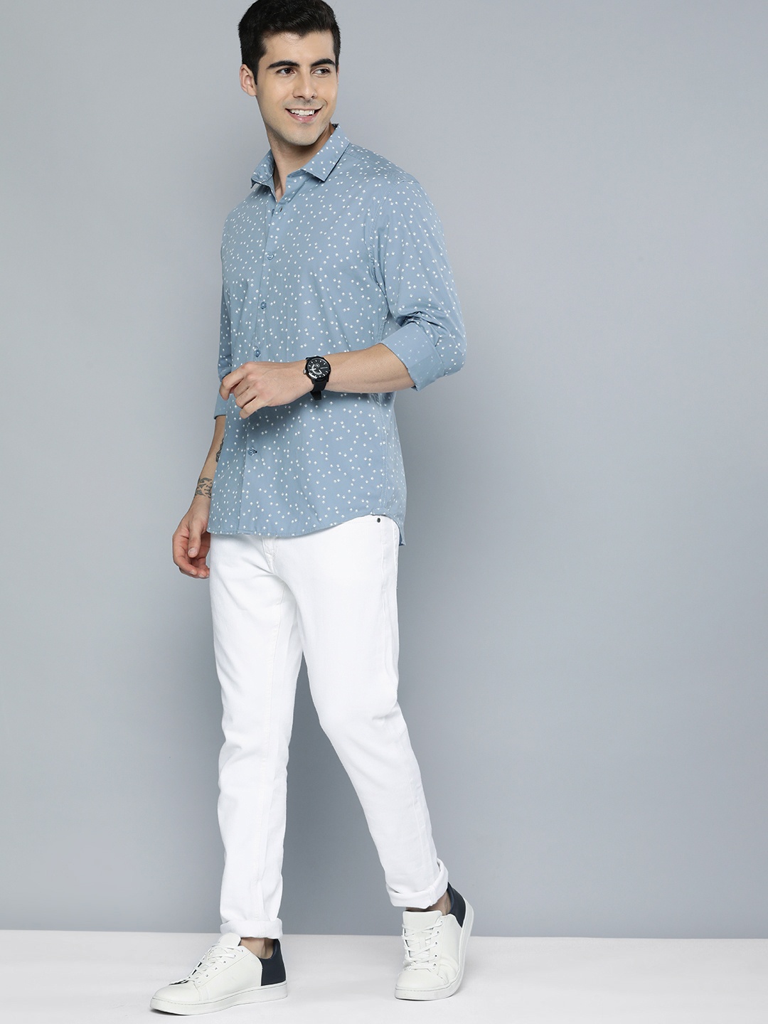 

Mast & Harbour Men Blue & White Slim Fit Printed Pure Cotton Casual Shirt