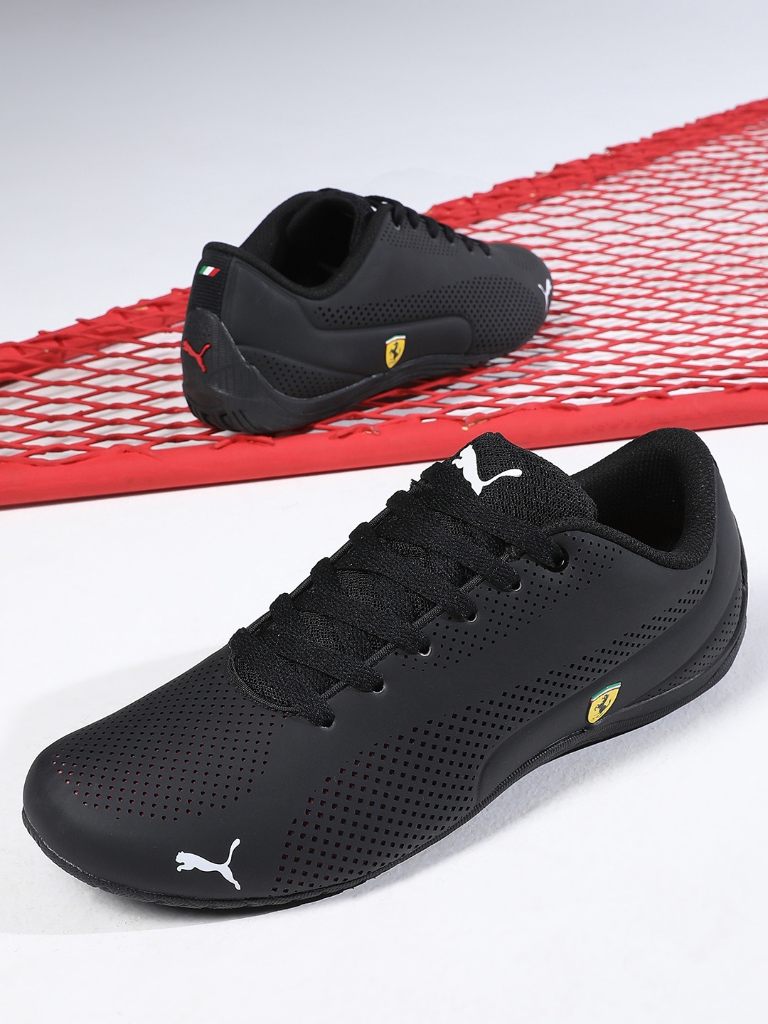 

PUMA Motorsport Unisex Black SF Drift Cat 5 Ultra Sneakers