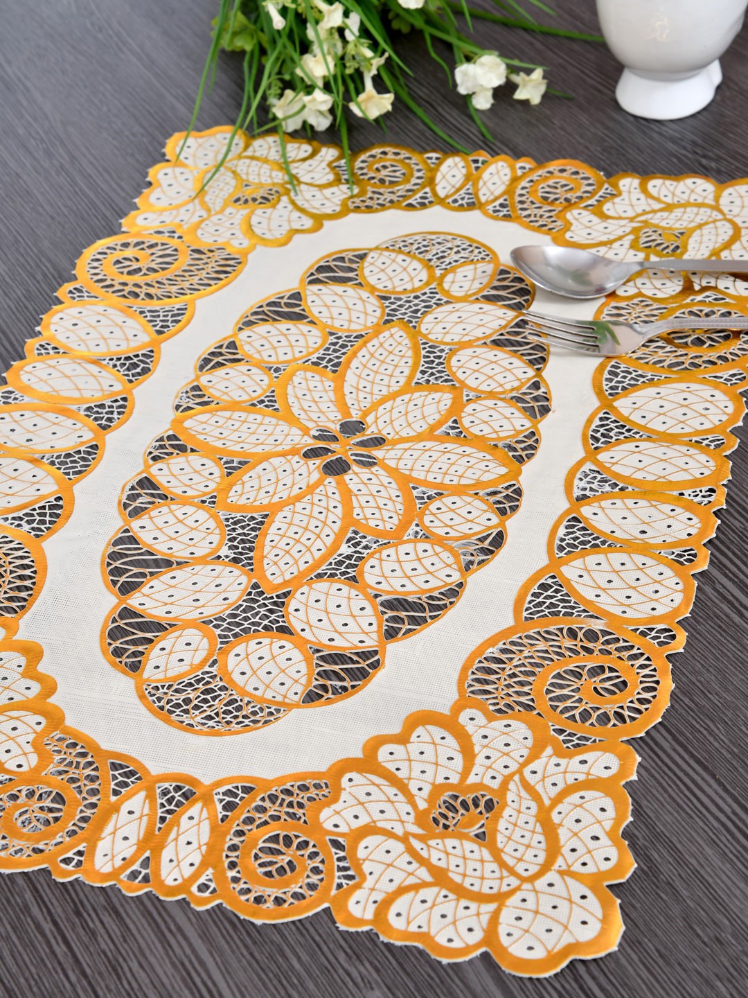 

DREAM WEAVERZ Set Of 6 Gold-Coloured & White Textured Table Placemats