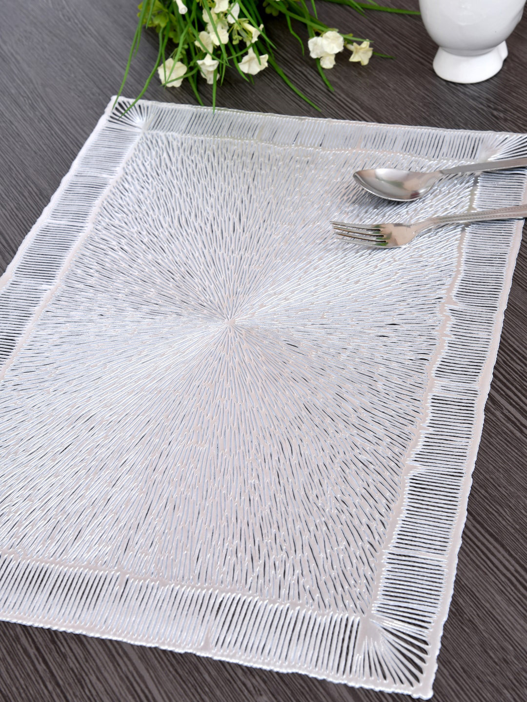 

DREAM WEAVERZ Set of 6 Silver-Toned Rectangle Dining Table Mats