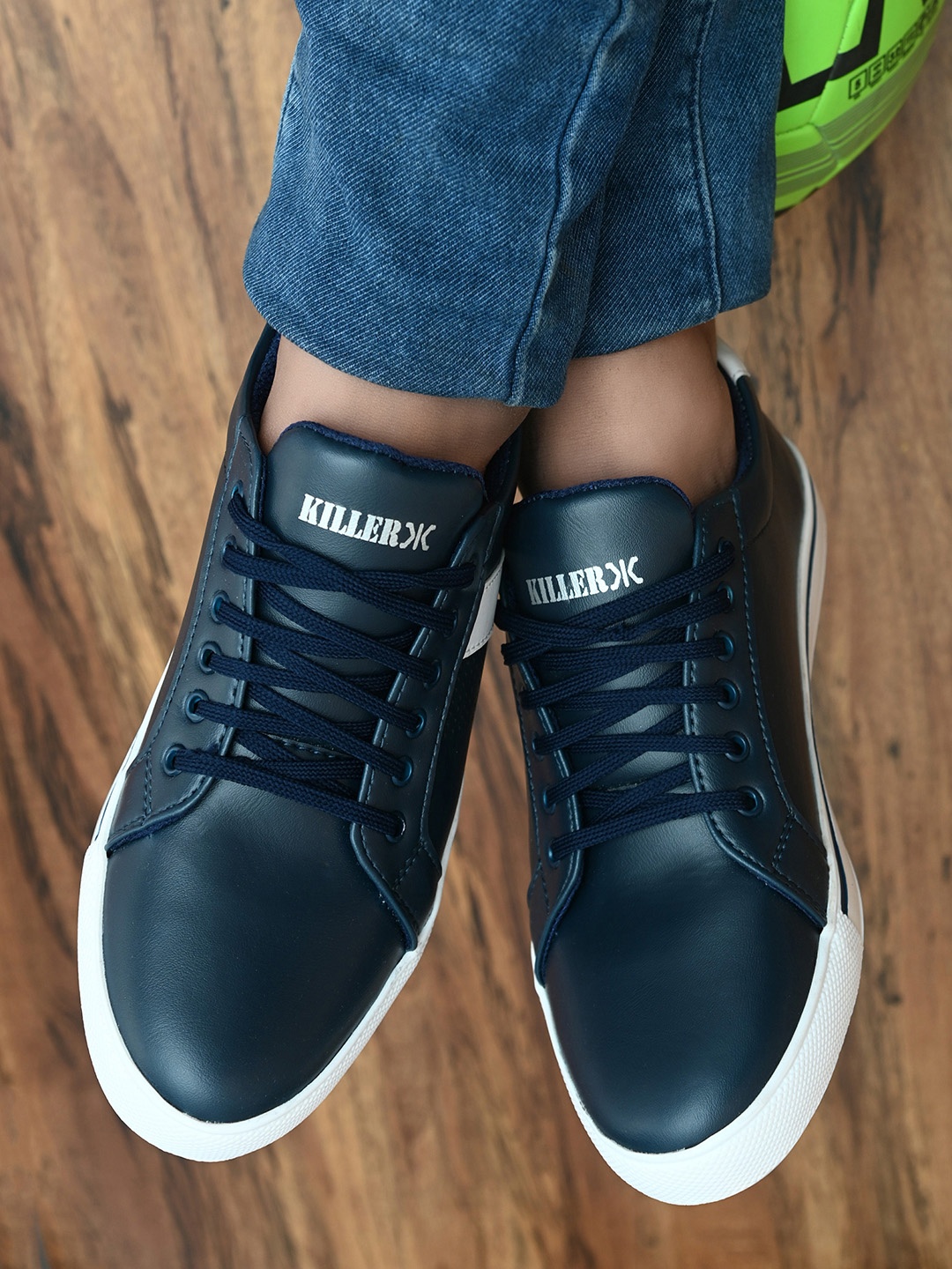 

Killer Men Navy Blue Colourblocked Lightweight Sneakers
