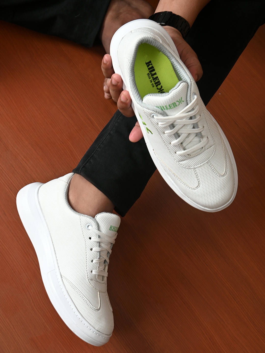 

Killer Men White Solid Sneakers