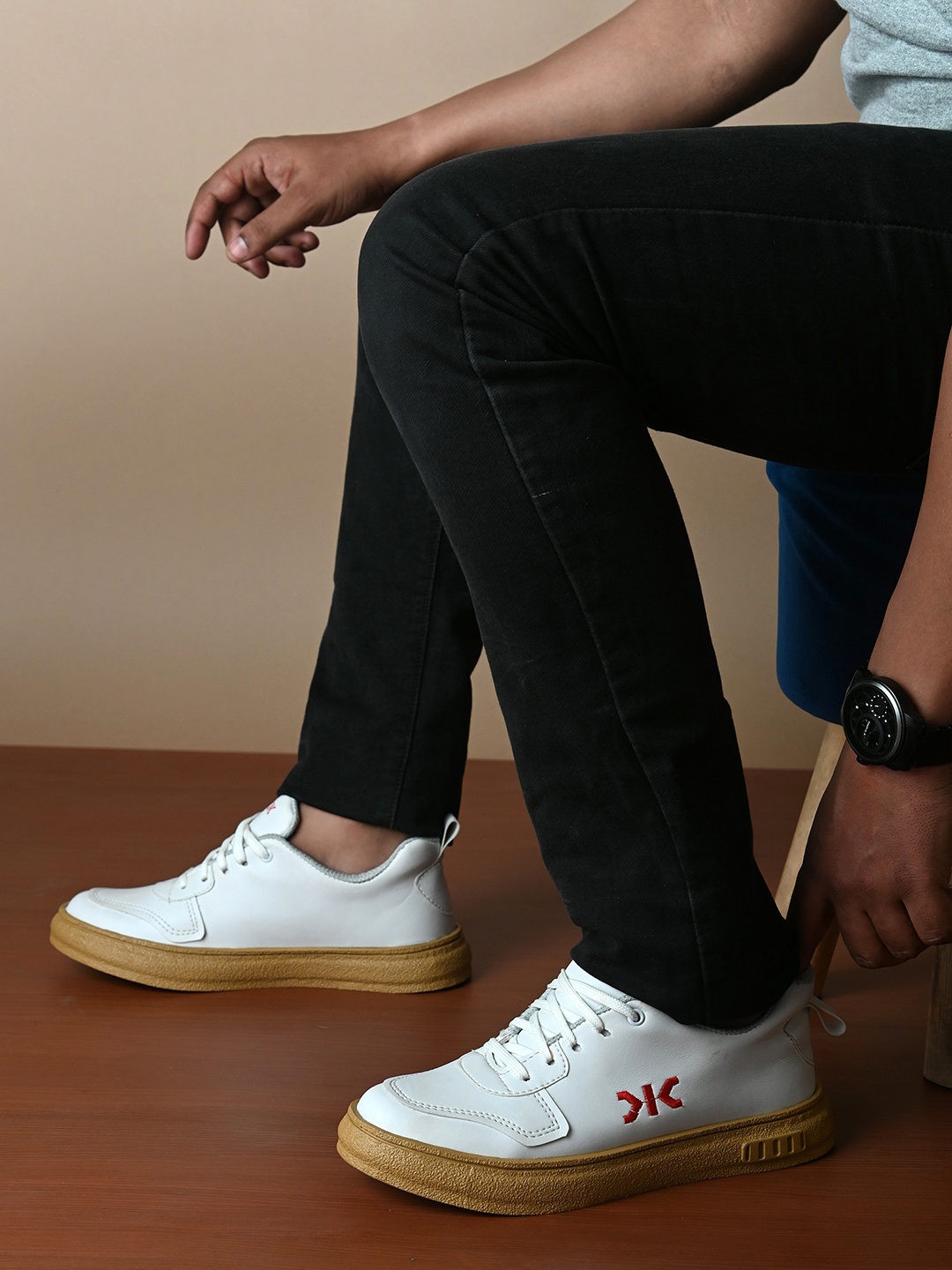 

Killer Men White & Beige Sneakers