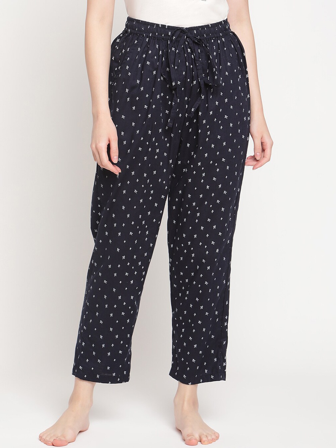 

TAG 7 Women Black & White Printed Lounge Pants
