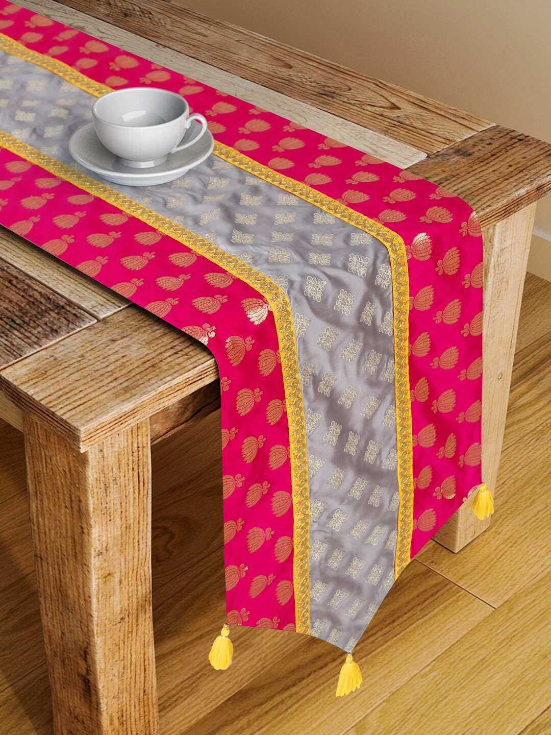 

SAKA DESIGNS Magenta & Grey Ethnic Motifs Table Runner