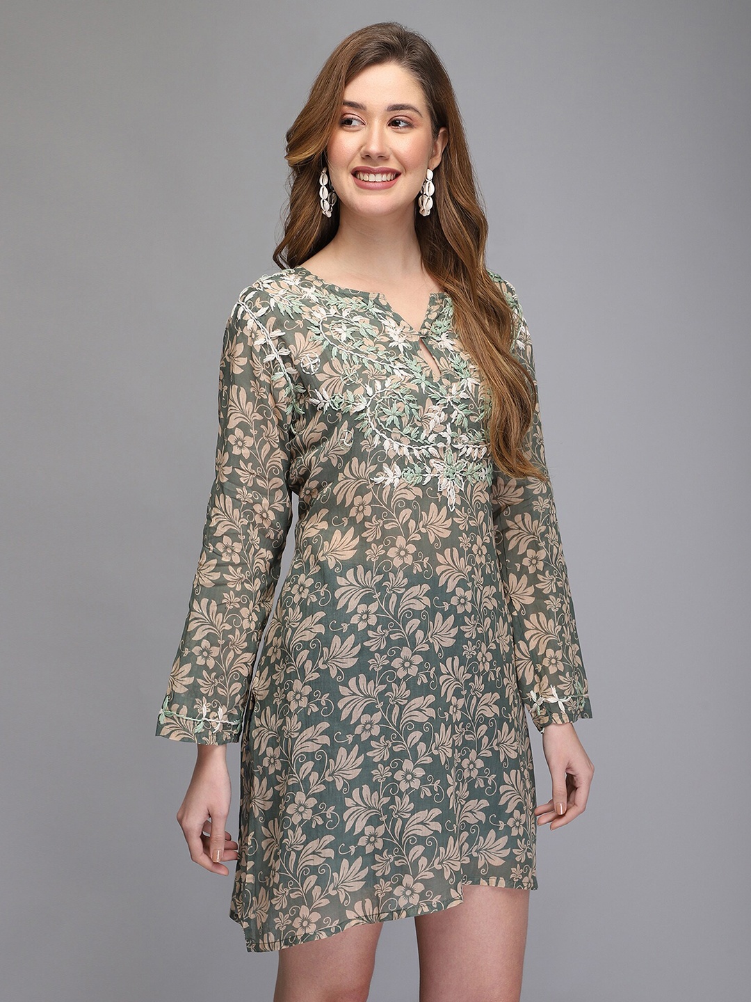 

Aditi Wasan Women Green & Peach-Coloured Printed Tunic