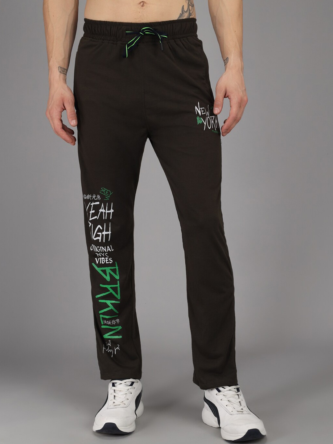 

Gallus Men Olive-Brown Solid Cotton Track Pants