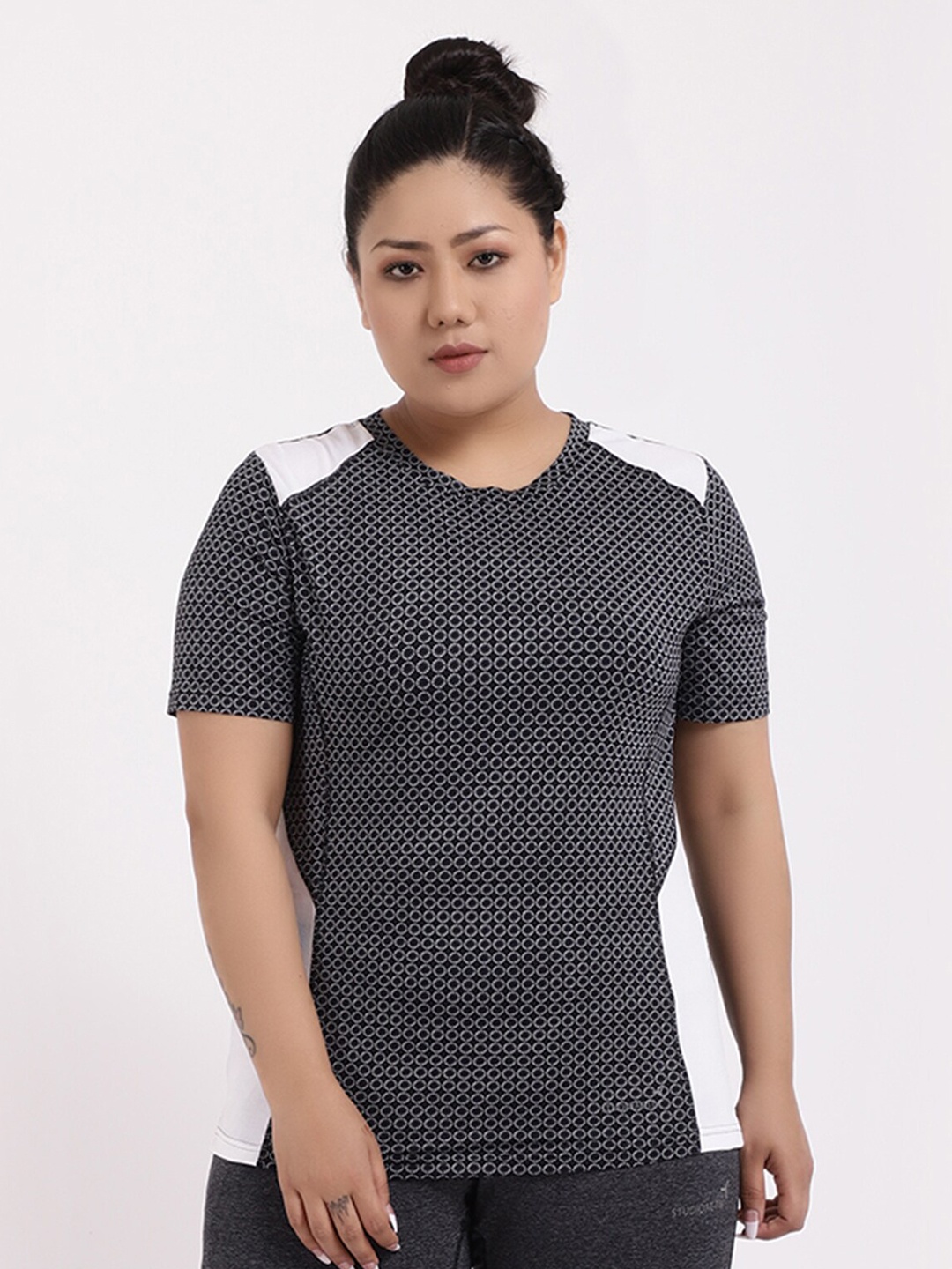 

STUDIOACTIV Women Plus Size Black Printed T-shirt