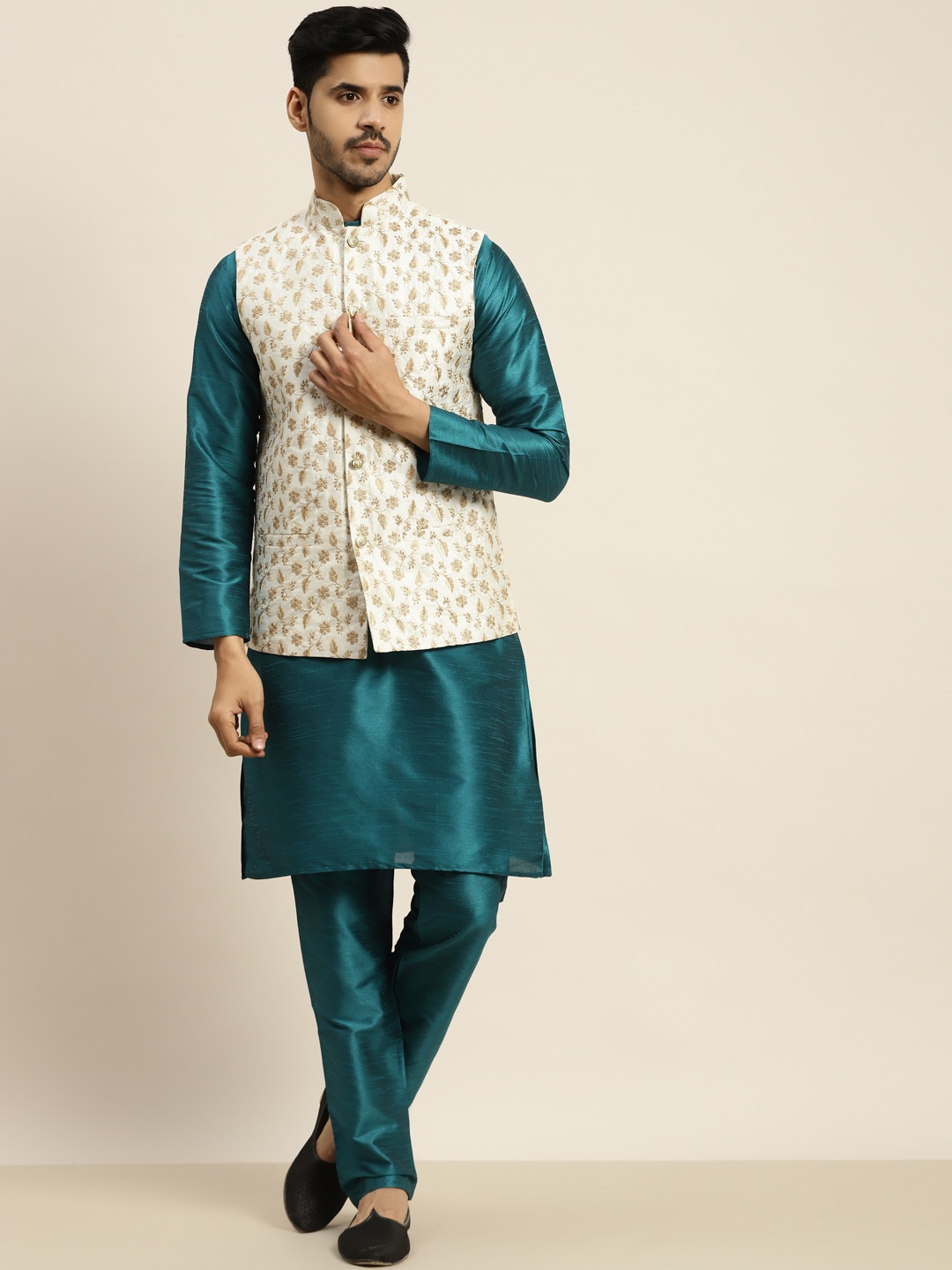 

SOJANYA Men Teal-Coloured Kurta with Pyjamas & Nehru Jacket