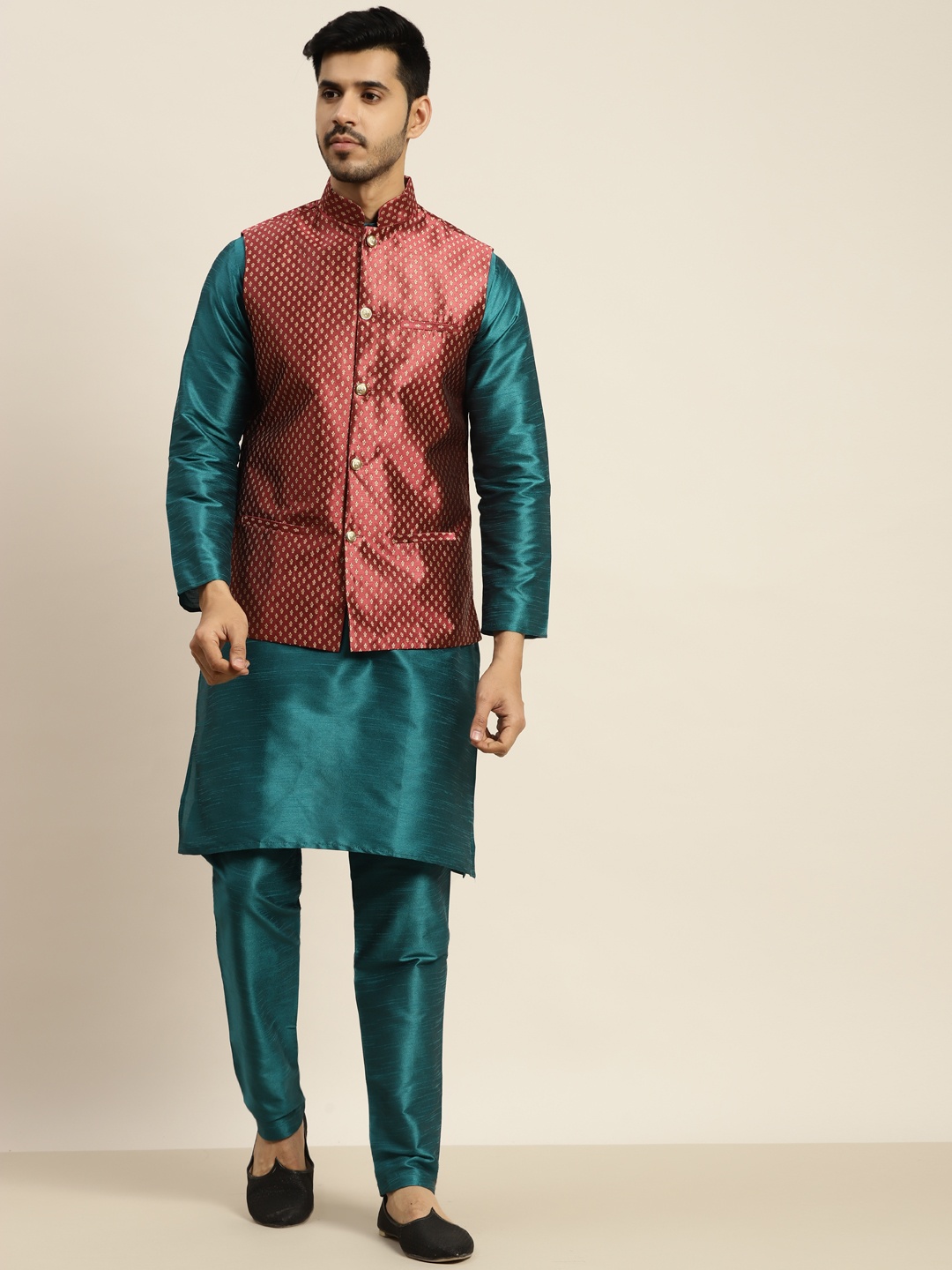 

SOJANYA Men Teal Kurta with Churidar & Nehru Jacket
