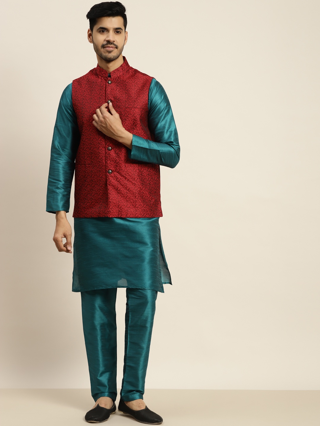 

SOJANYA Men Teal Kurta with Churidar & Nehru Jacket