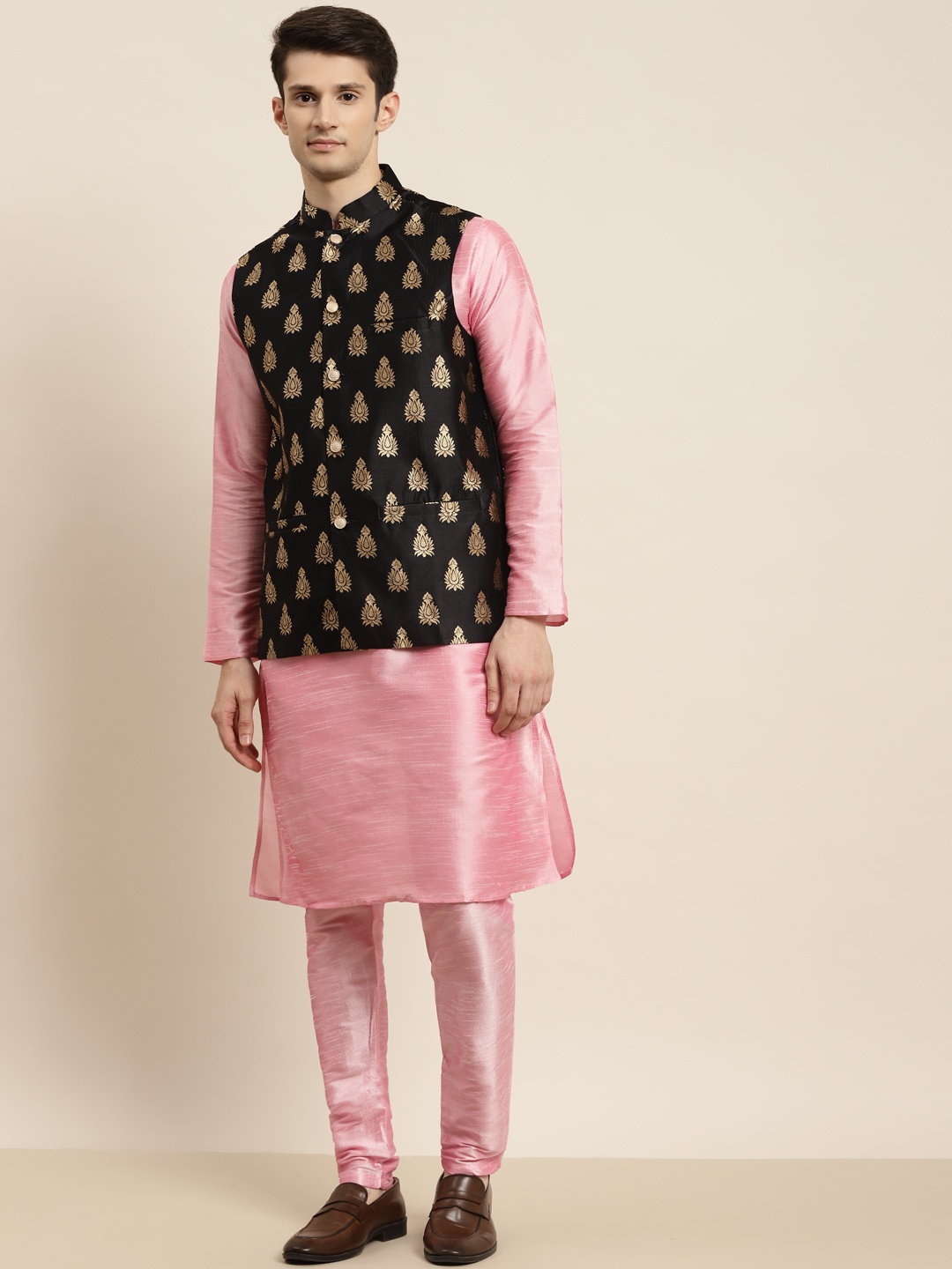 

SOJANYA Men Pink Kurta with Churidar & Nehru Jacket