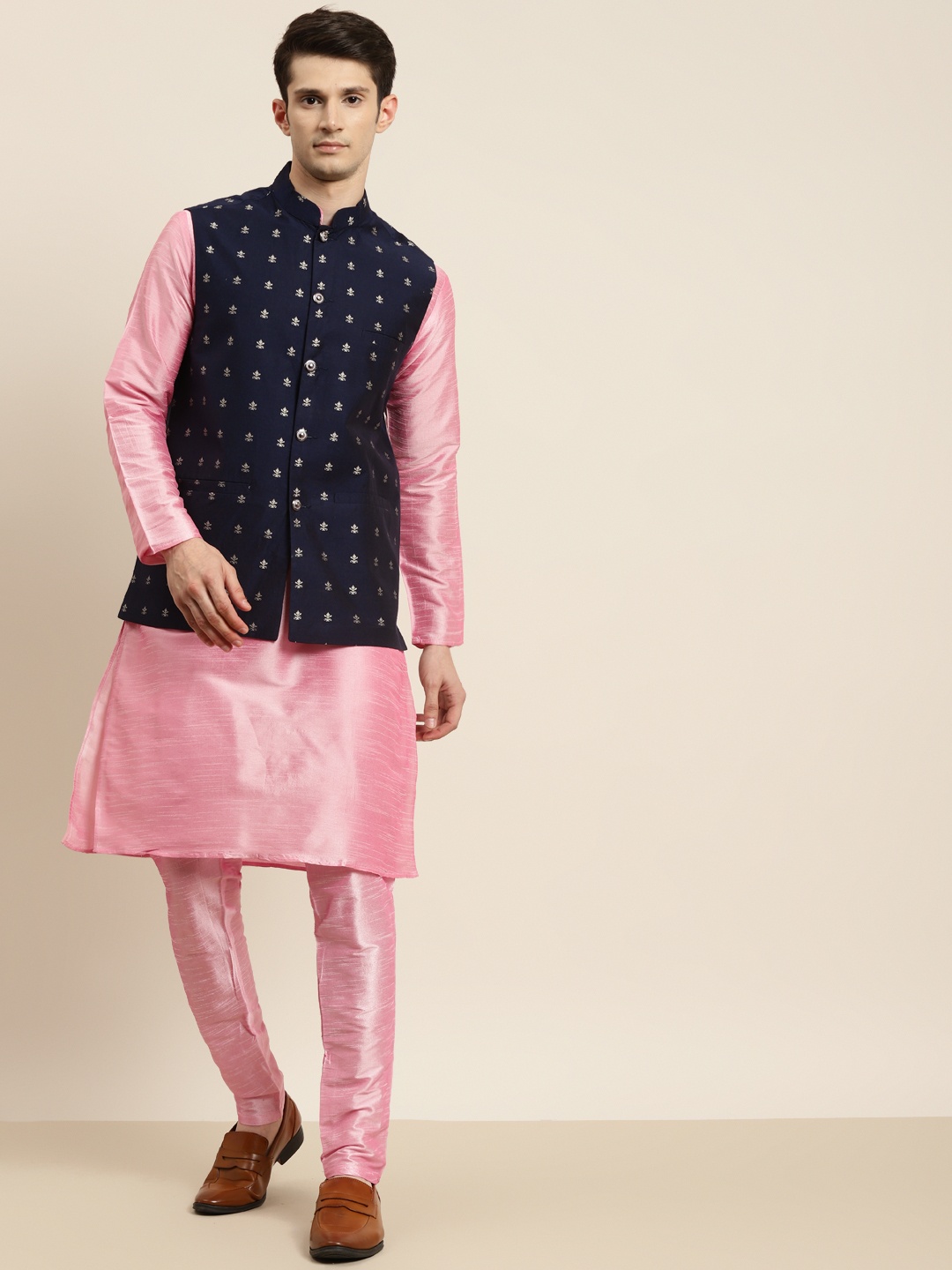 

SOJANYA Men Pink Kurta with Churidar & Nehru Jacket