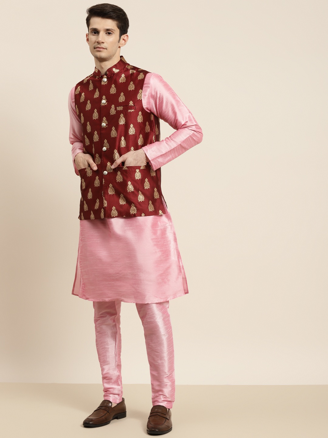 

SOJANYA Men Pink Kurta with Churidar & Nehru Jacket