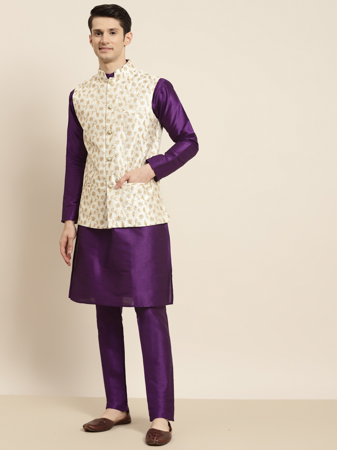 

SOJANYA Men Purple Kurta with Pyjamas & Nehru Jacket