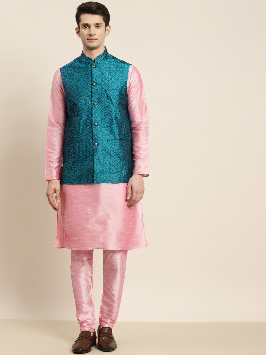

SOJANYA Men Pink Kurta with Churidar & Nehru Jacket