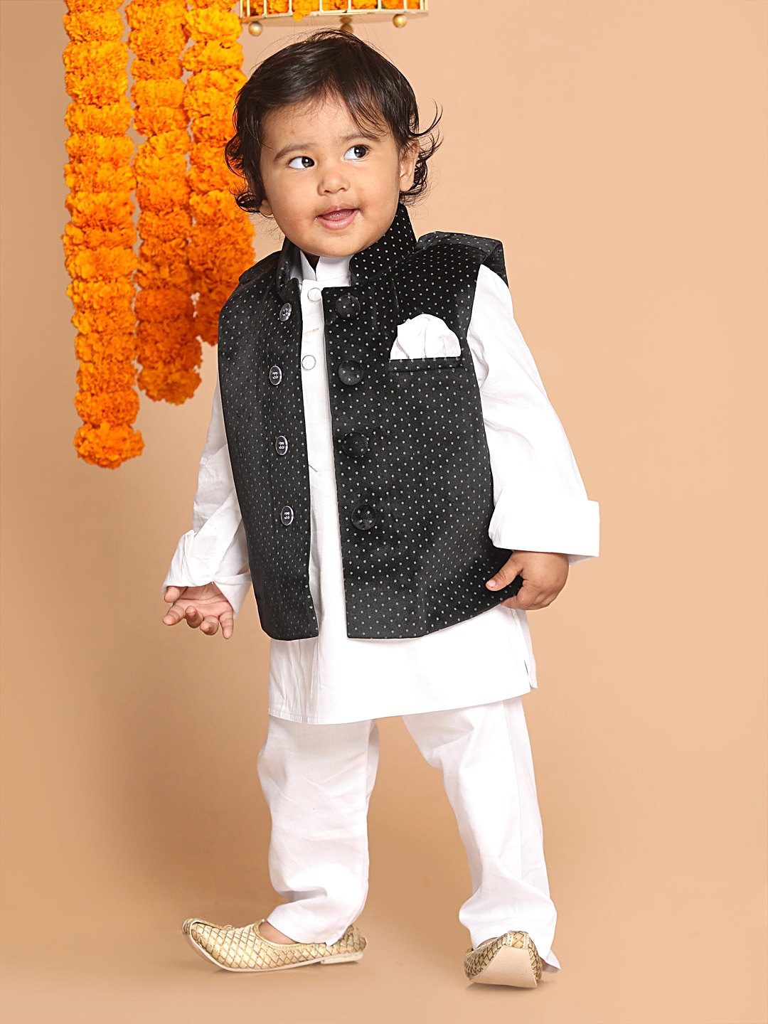 

VASTRAMAY Boys White Cotton Blend Kurta Pyjama & Polka Dot Printed Nehru Jacket