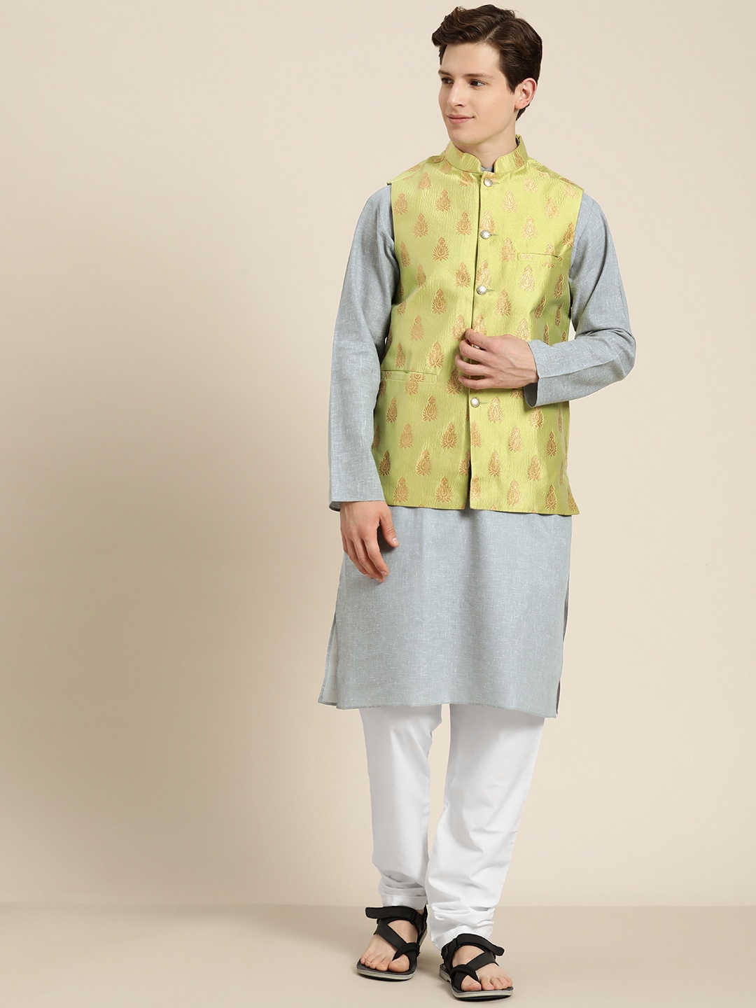 

SOJANYA Men Grey Solid Cotton Straight Kurta Churidar & Woven Design Nehru Jacket
