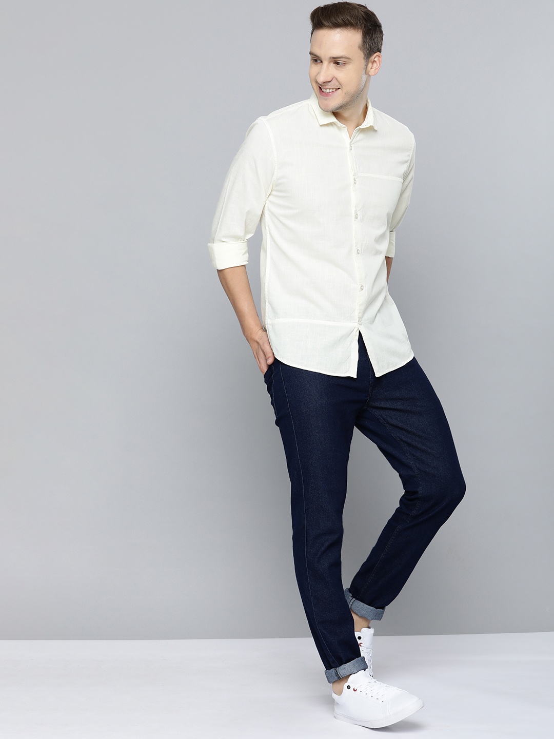 

Mast & Harbour Men Cream-Coloured Slim Fit Casual Shirt