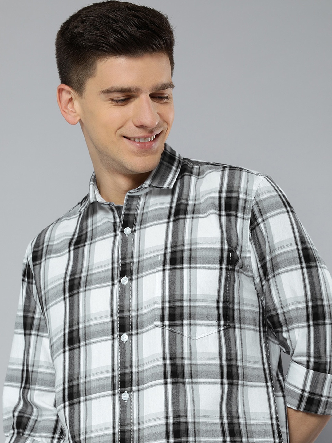 

Mast & Harbour Men Black & White Checked Pure Cotton Casual Shirt