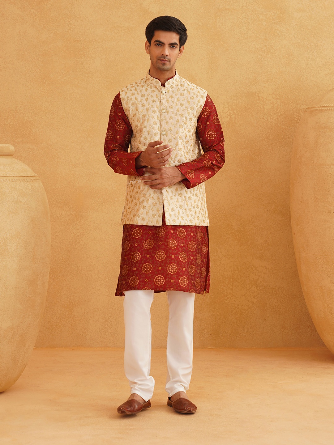 

SOJANYA Men Maroon & Gold Floral Straight Kurta Churidar & Sequined Nehru Jacket