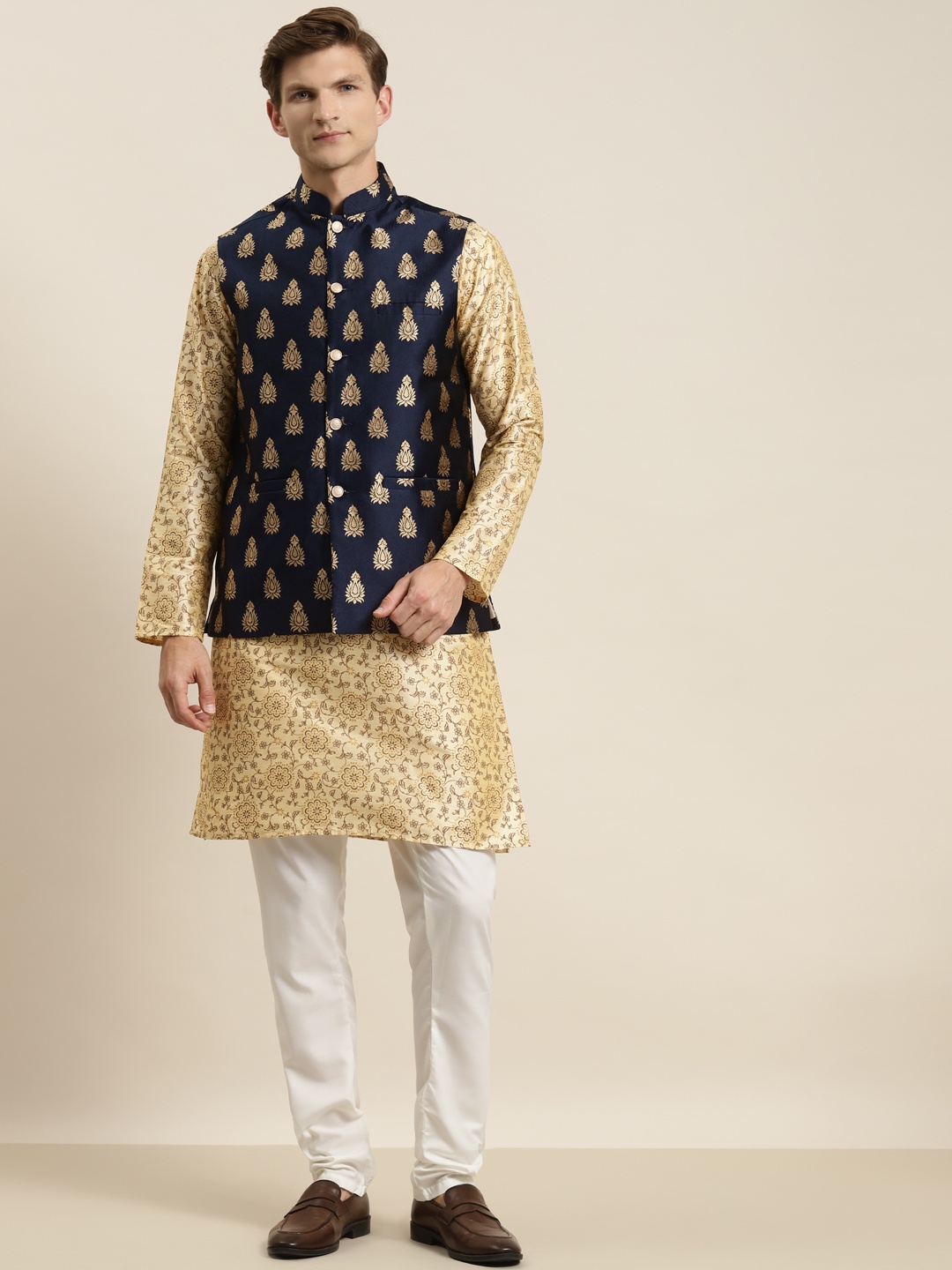 

SOJANYA Men Beige Floral Printed Kurta with Pyjamas & Nehru Jacket