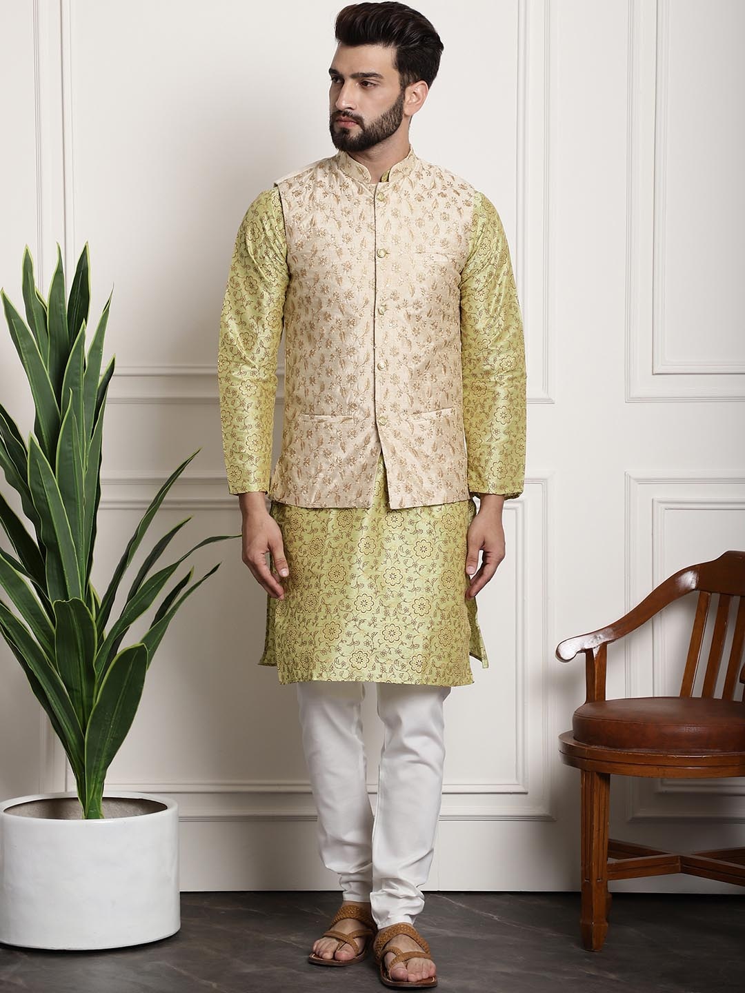 

SOJANYA Men Lime Green Ethnic Motifs Printed Kurta with Pyjamas & Nehru Jacket