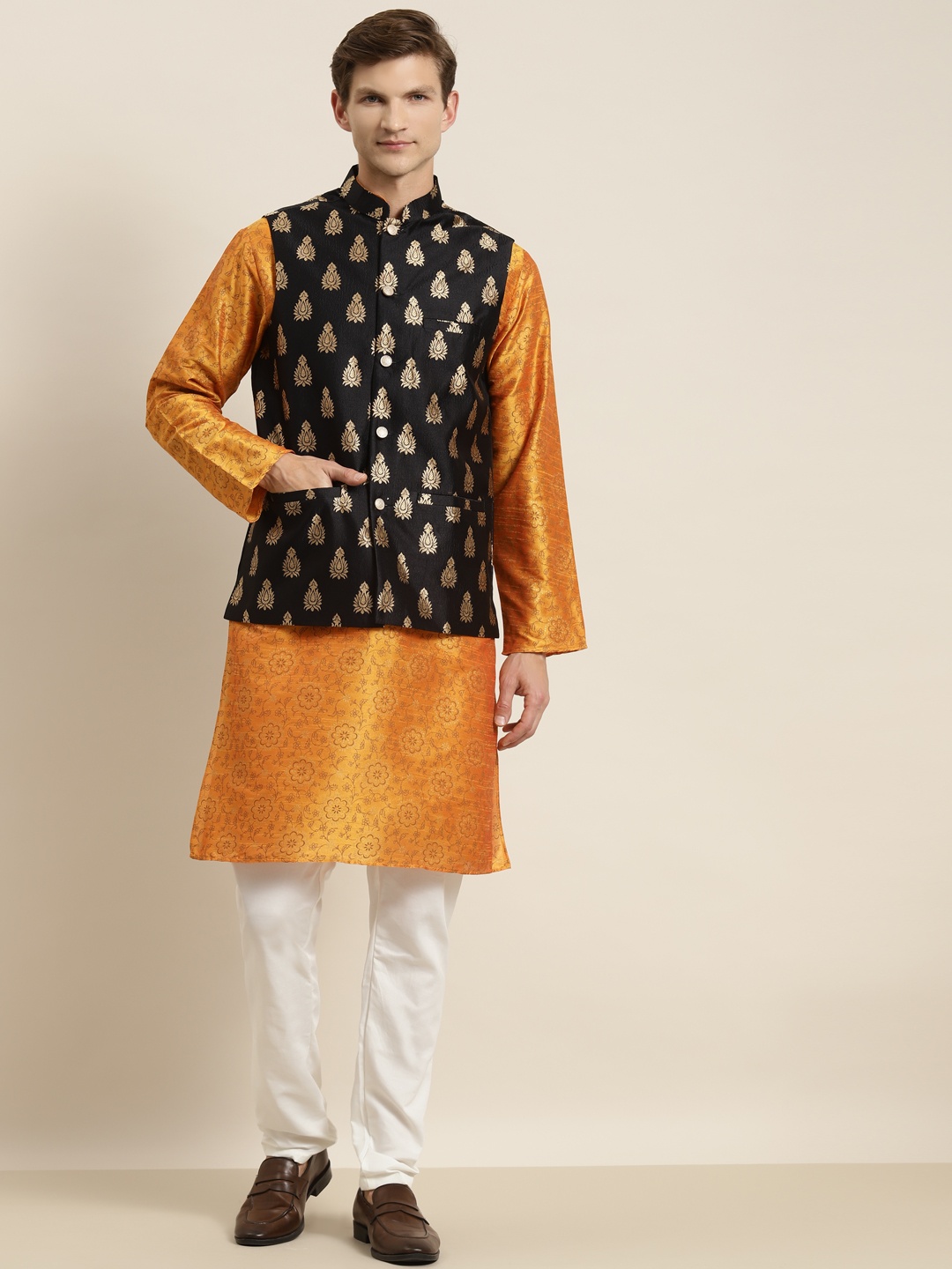 

SOJANYA Men Orange Floral Printed Kurta with Pyjamas & Nehru Jacket