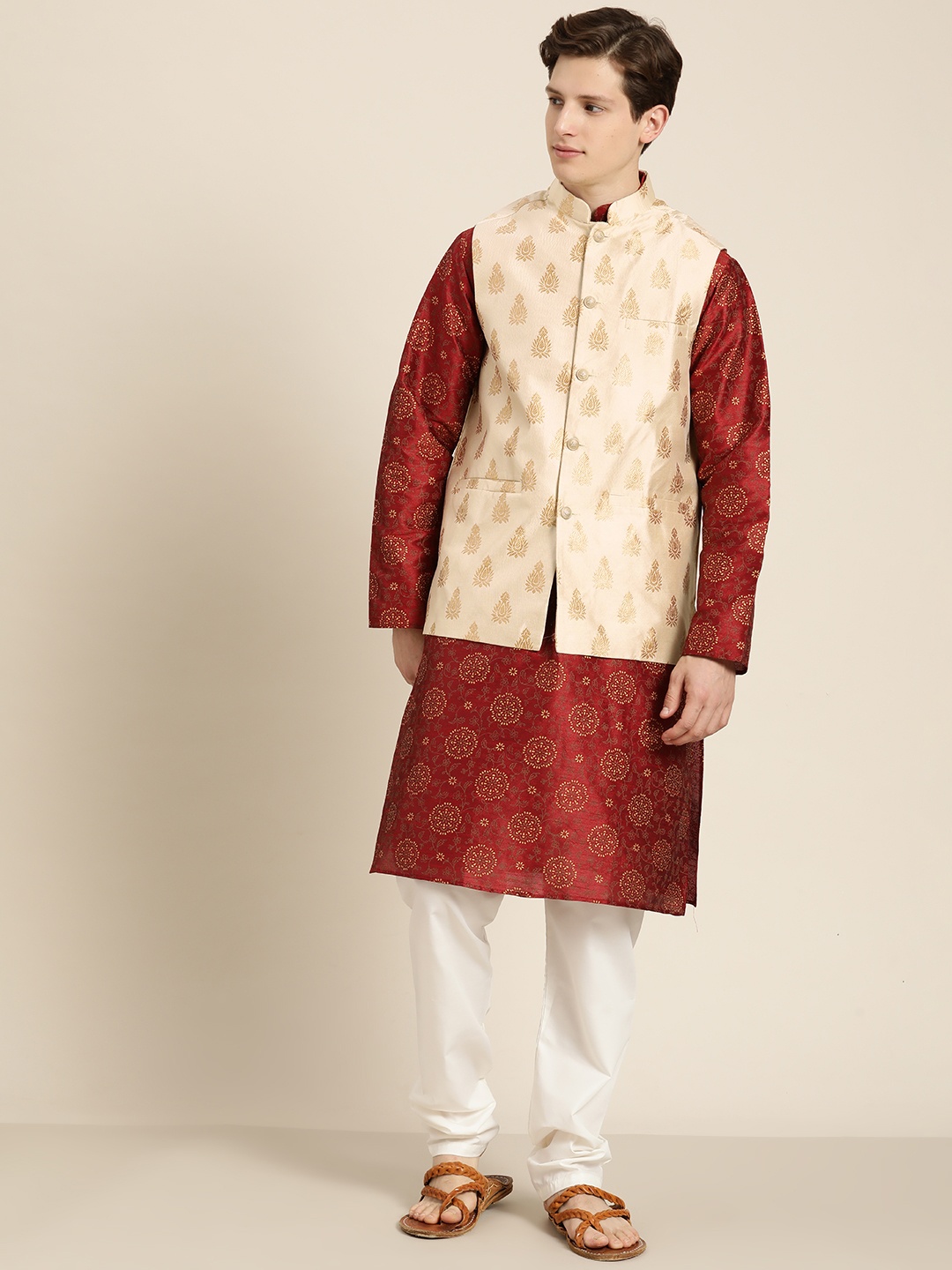 

SOJANYA Men Maroon & Gold Floral Print Straight Kurta Churidar & Woven Design Nehru Jacket