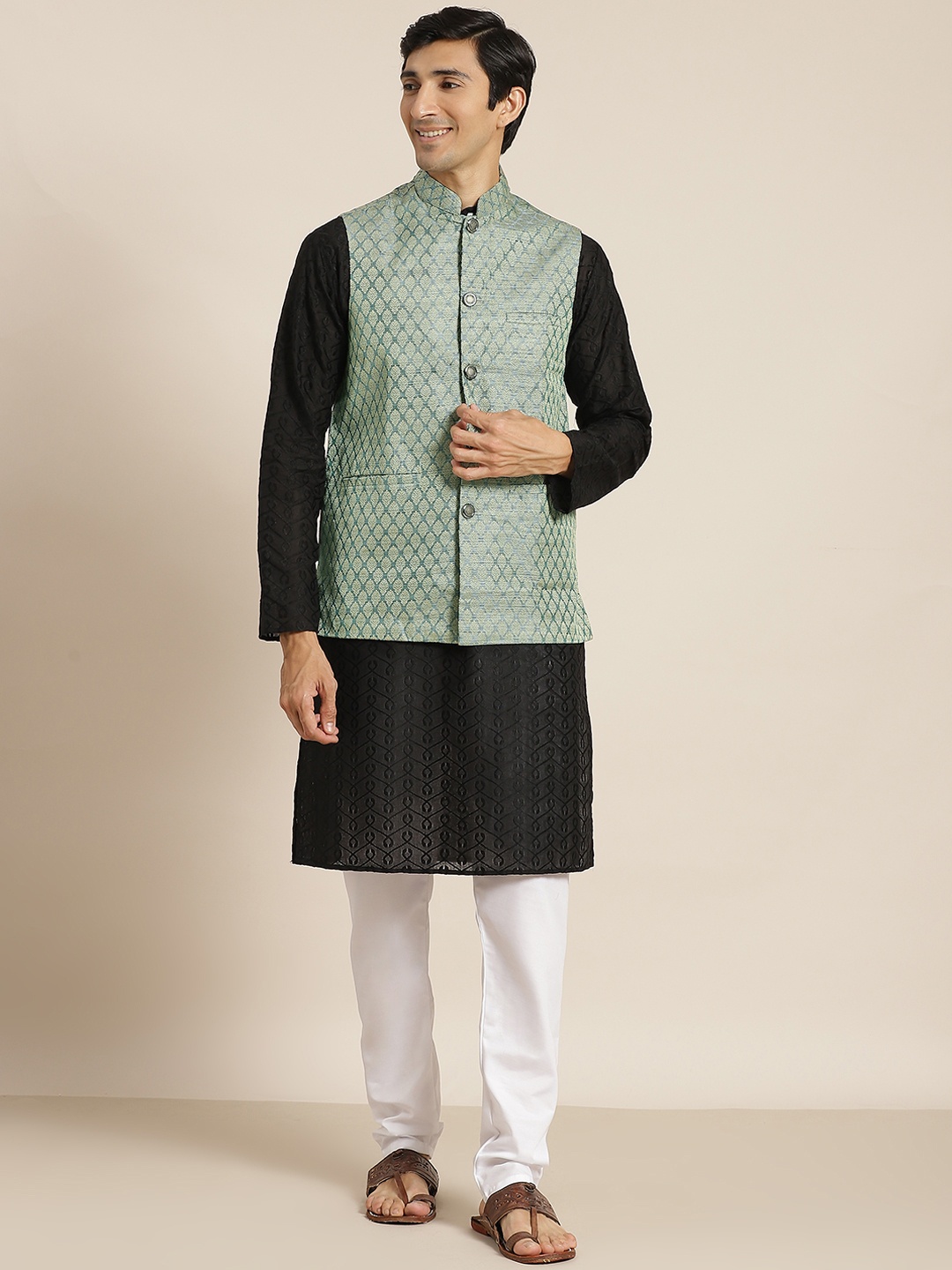 

SOJANYA Men Black Chikankari Pure Cotton Kurta with Churidar & Nehrujacket