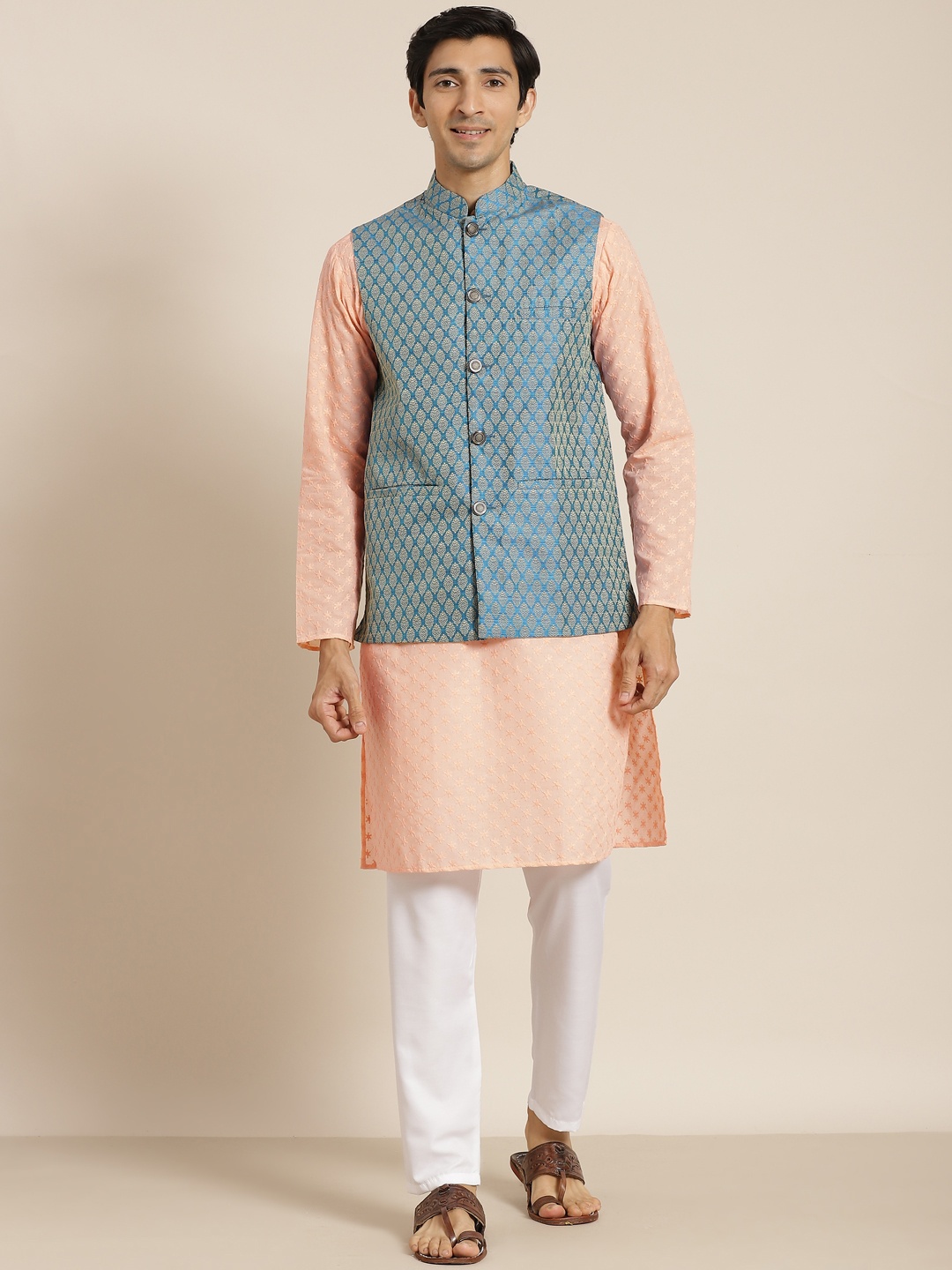 

SOJANYA Men Peach-Coloured Chikankari Pure Cotton Kurta with Churidar & Nehrujacket
