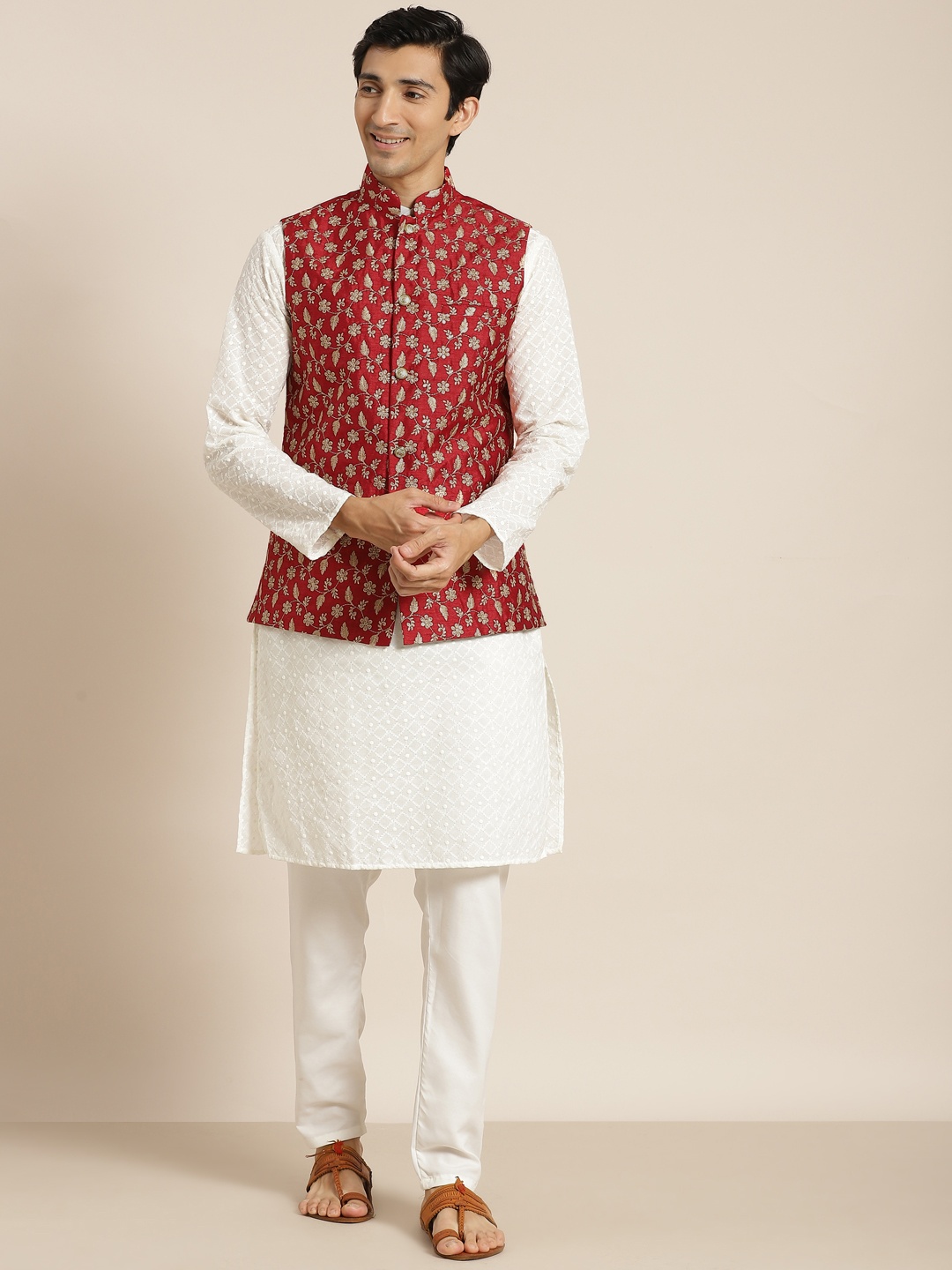 

SOJANYA Men Cream-Coloured Chikankari Pure Cotton Kurta with Churidar & Nehru Jacket