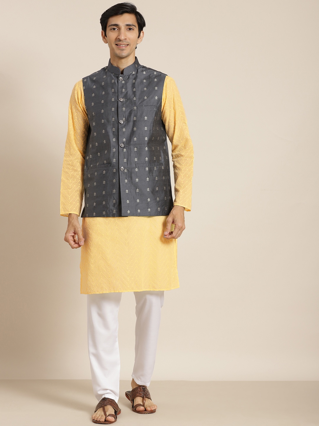 

SOJANYA Men Yellow Chikankari Pure Cotton Kurta with Churidar & Nehru Jacket