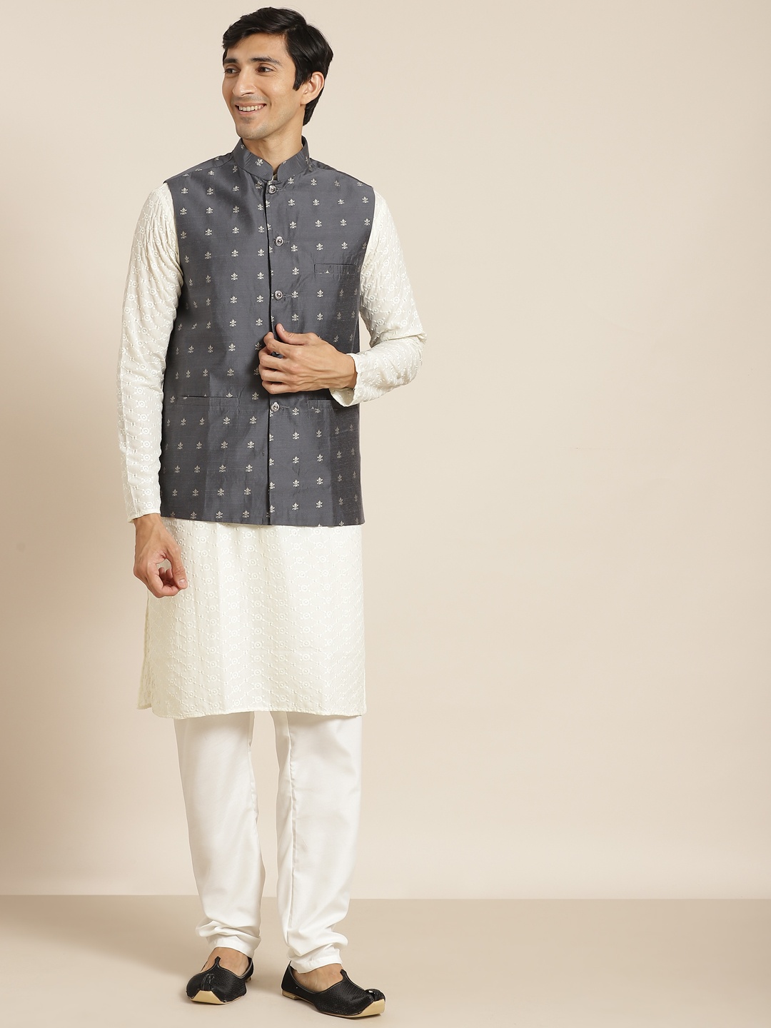 

SOJANYA Men Cream-Coloured Chikankari Pure Cotton Kurta with Churidar & Nehru Jacket