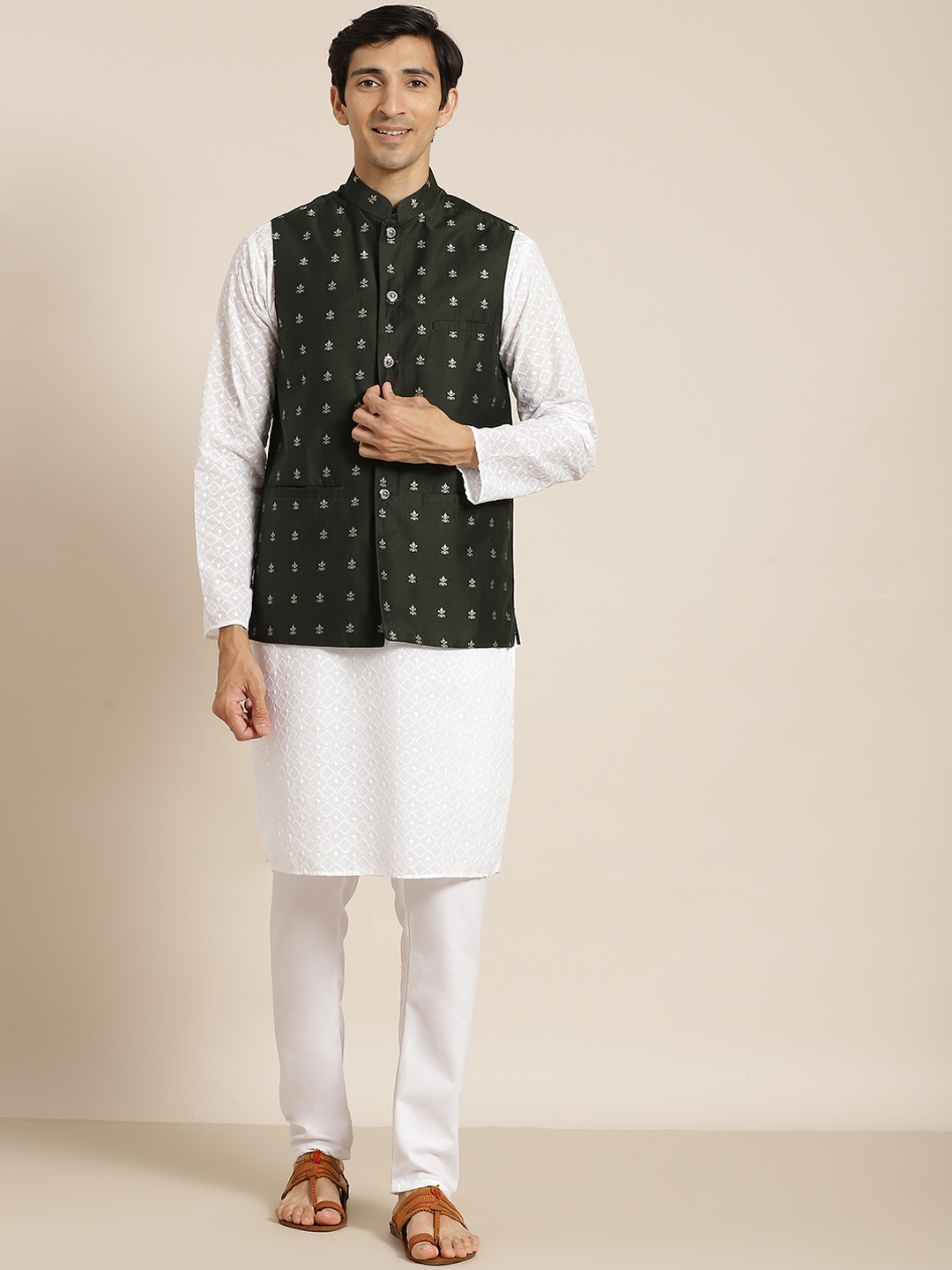 

SOJANYA Men White Chikankari Pure Cotton Kurta with Churidar & Nehru Jacket