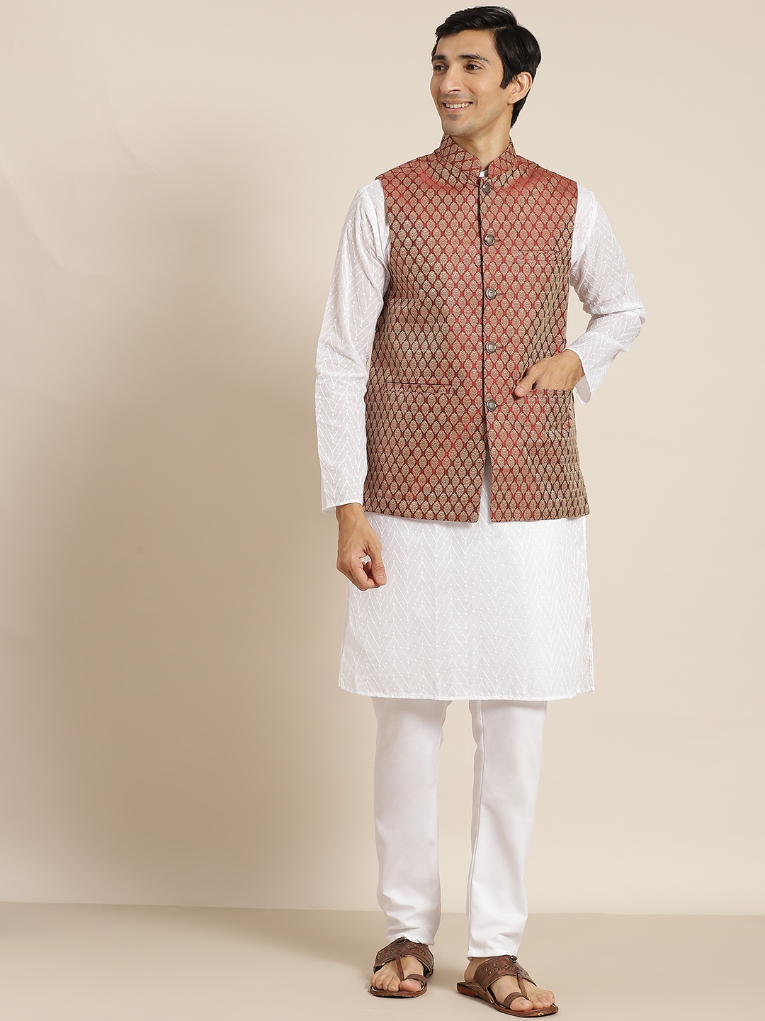 

SOJANYA Men White Chikankari Pure Cotton Kurta with Churidar & Nehru Jacket