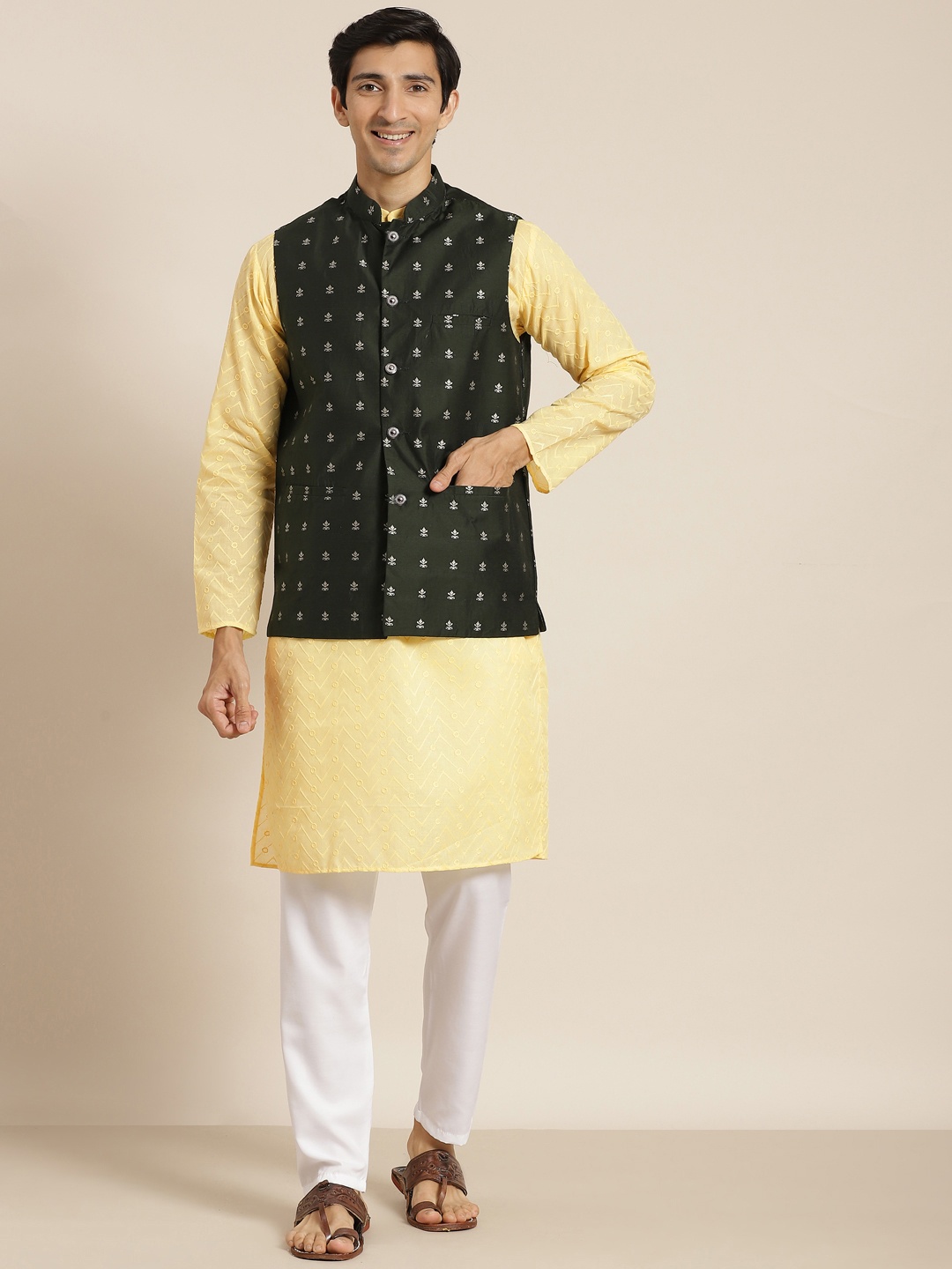 

SOJANYA Men Yellow Chikankari Pure Cotton Kurta with Churidar & Nehru Jacket