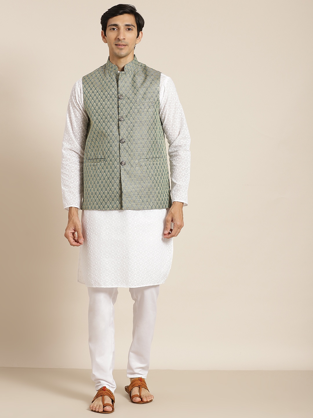 

SOJANYA Men White Chikankari Pure Cotton Kurta with Churidar & Nehru Jacket